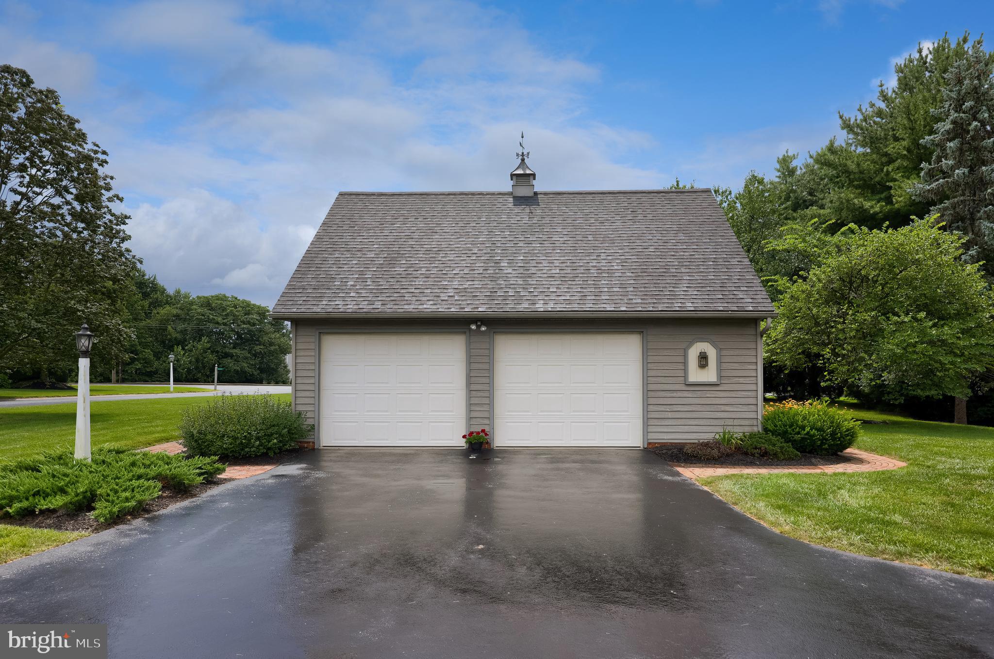 OLDE FIELD - Residential