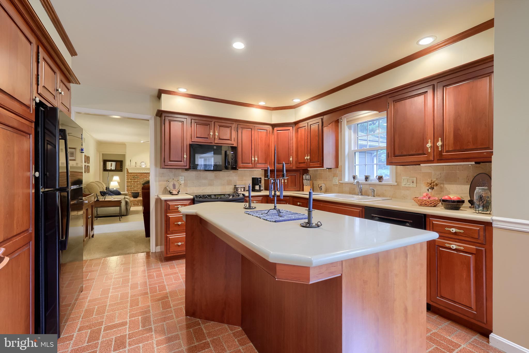 OLDE FIELD - Residential