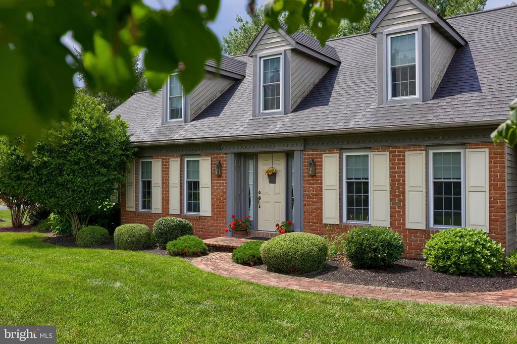 Photo of 100 Olde Field Drive, LITITZ, PA 17543 (MLS # PALA2073754)