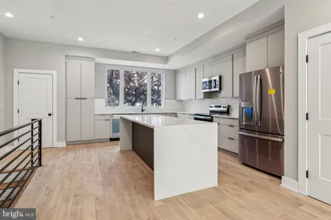 332 Carson Street, Philadelphia, PA MLS: PAPH2442312