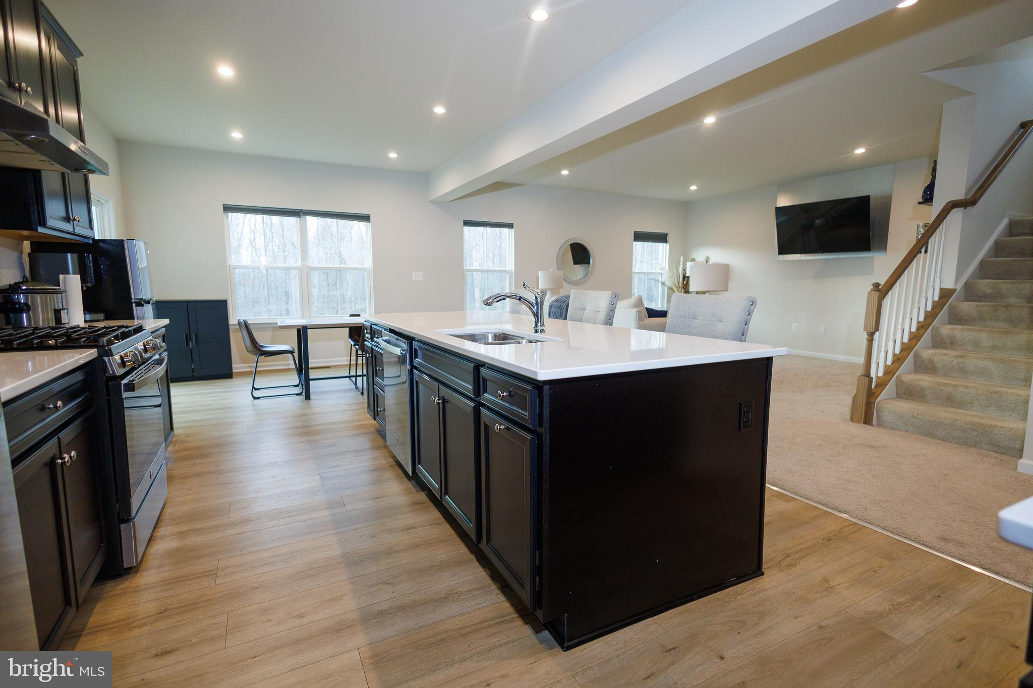 WOODBERRY MANOR - Residential