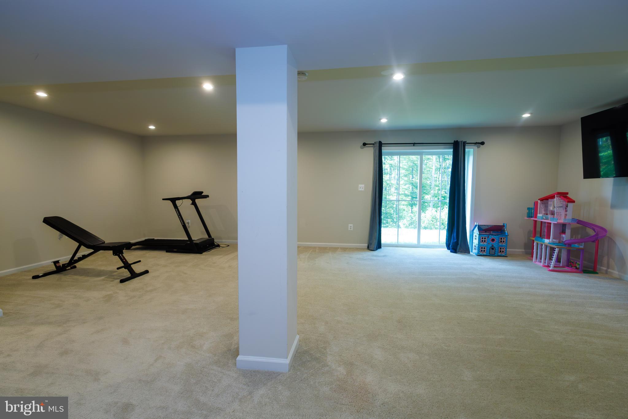 WOODBERRY MANOR - Residential