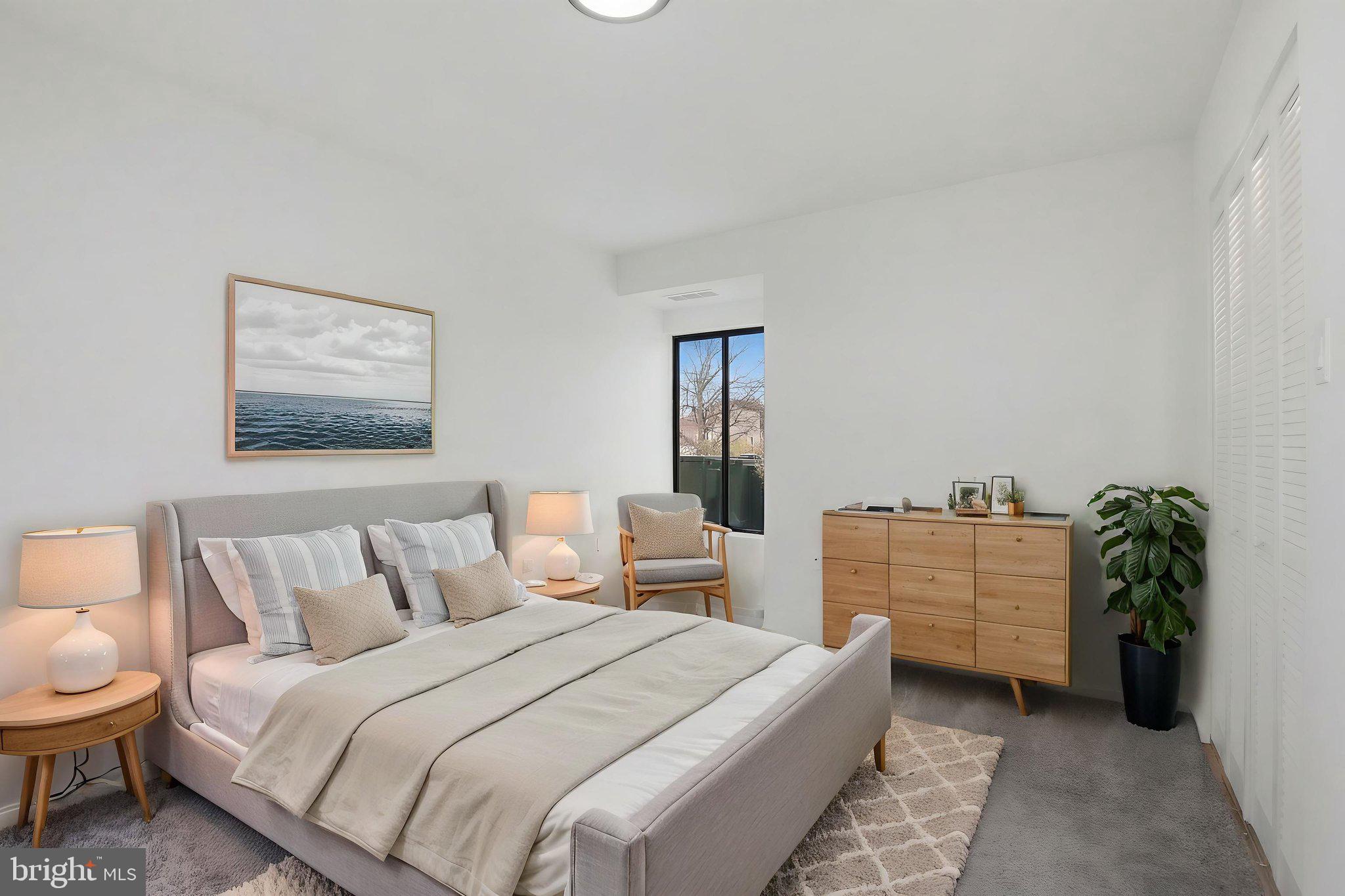 CENTER COURT - Residential