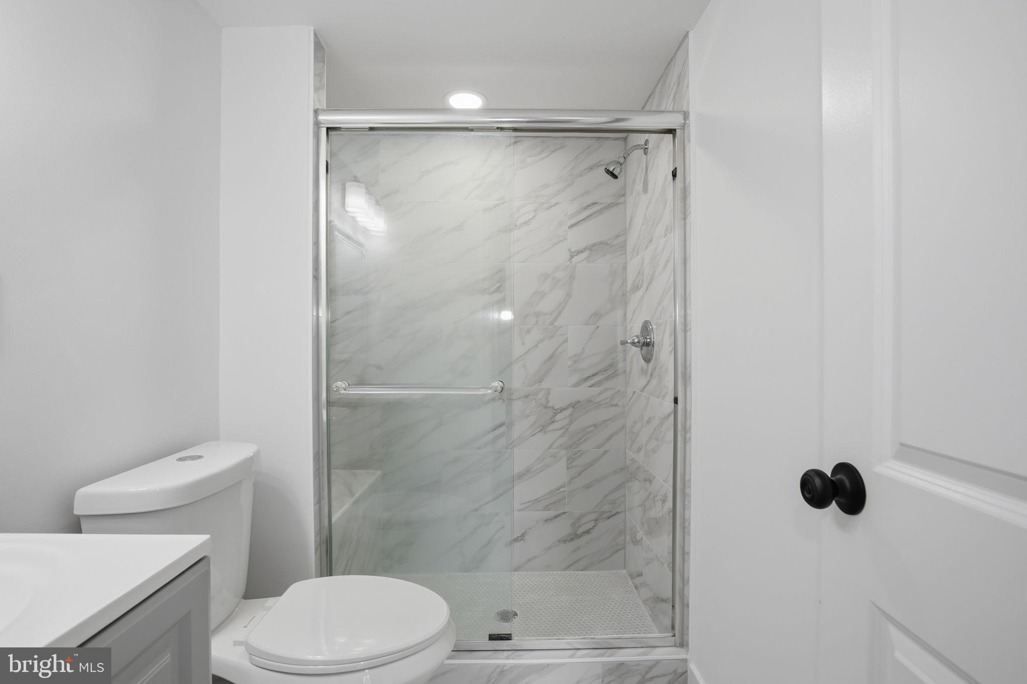 CENTER COURT - Residential