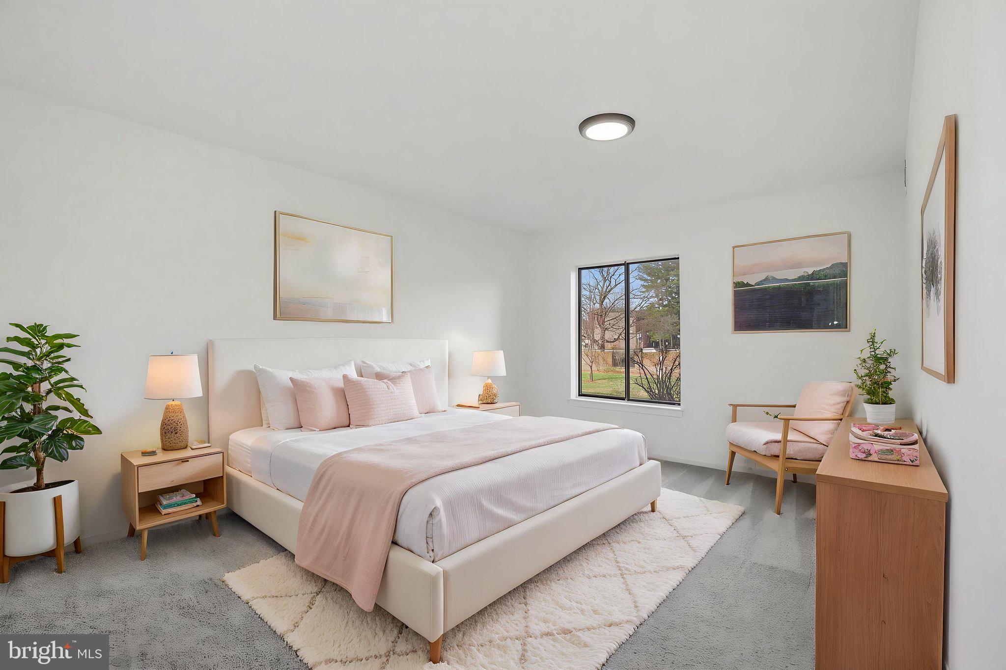 CENTER COURT - Residential