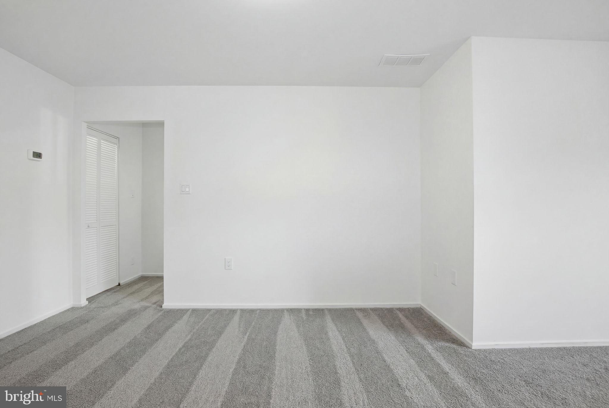 CENTER COURT - Residential