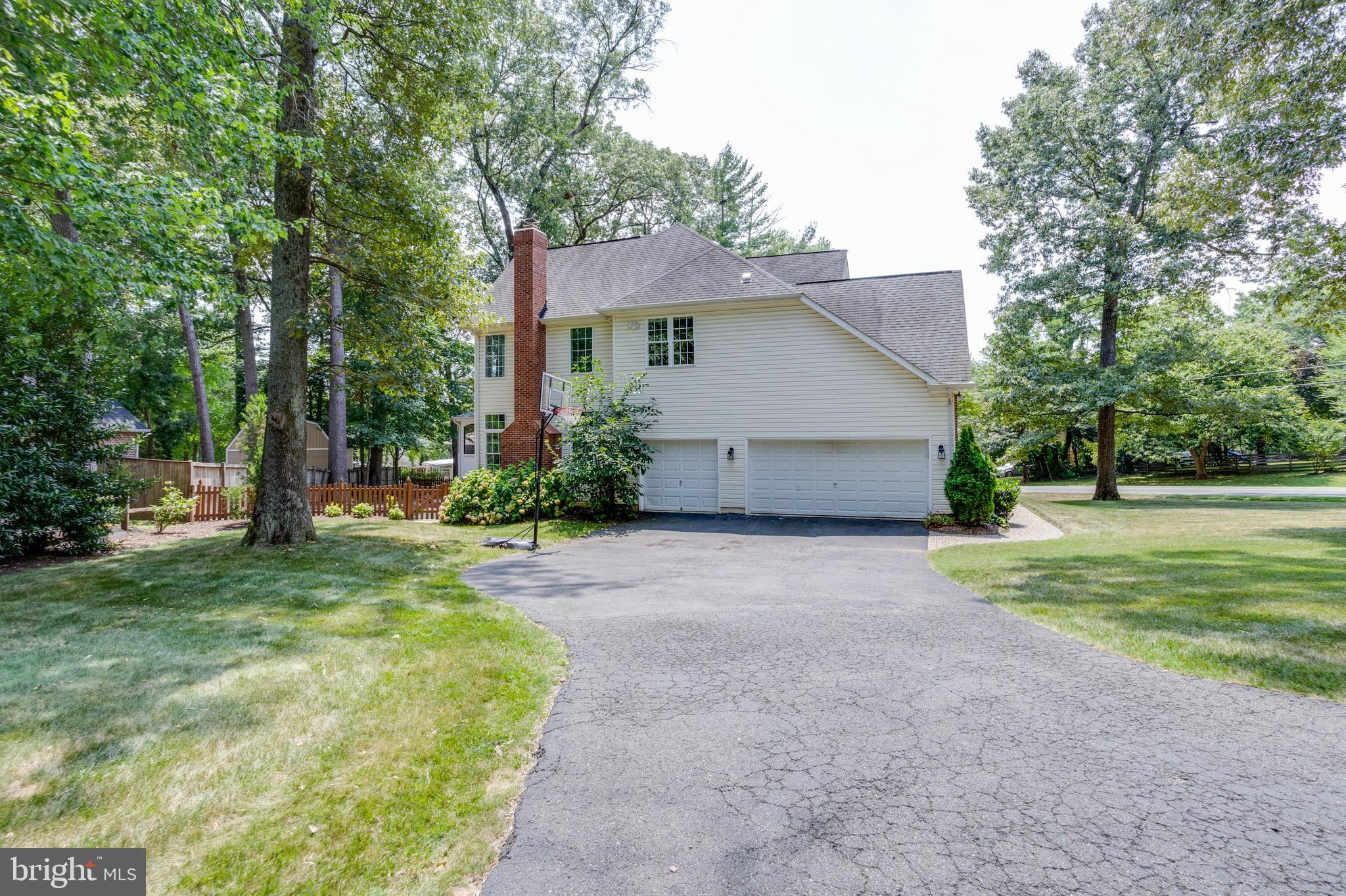 CHESTNUT HILL - Residential