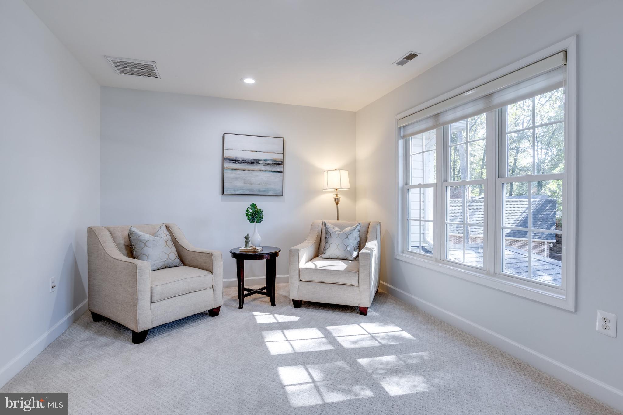 CHESTNUT HILL - Residential