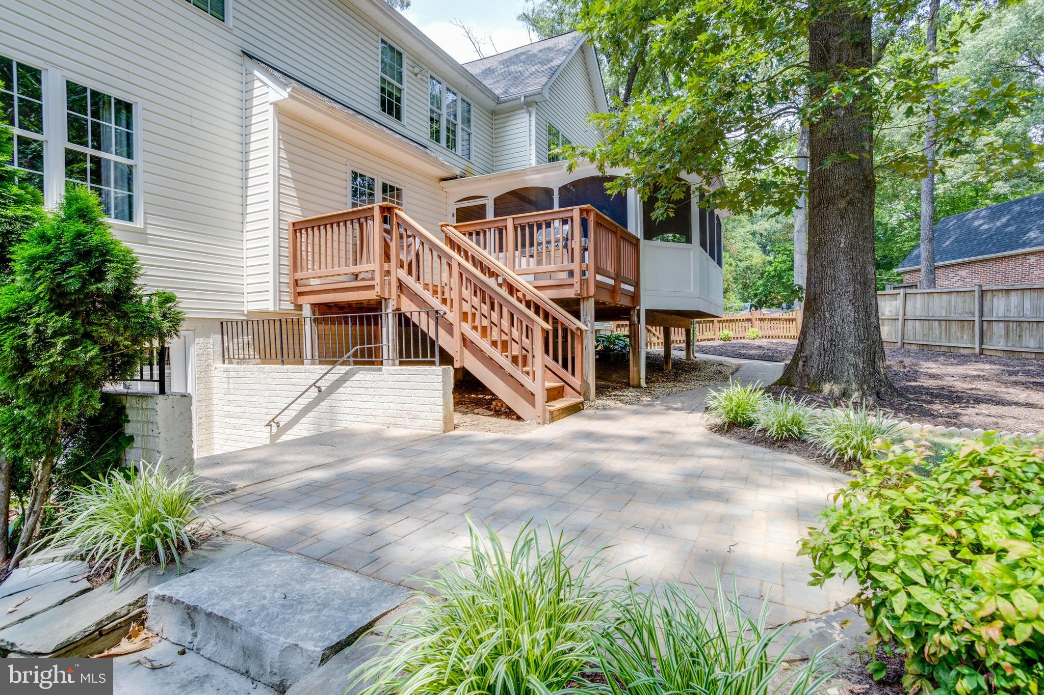 CHESTNUT HILL - Residential