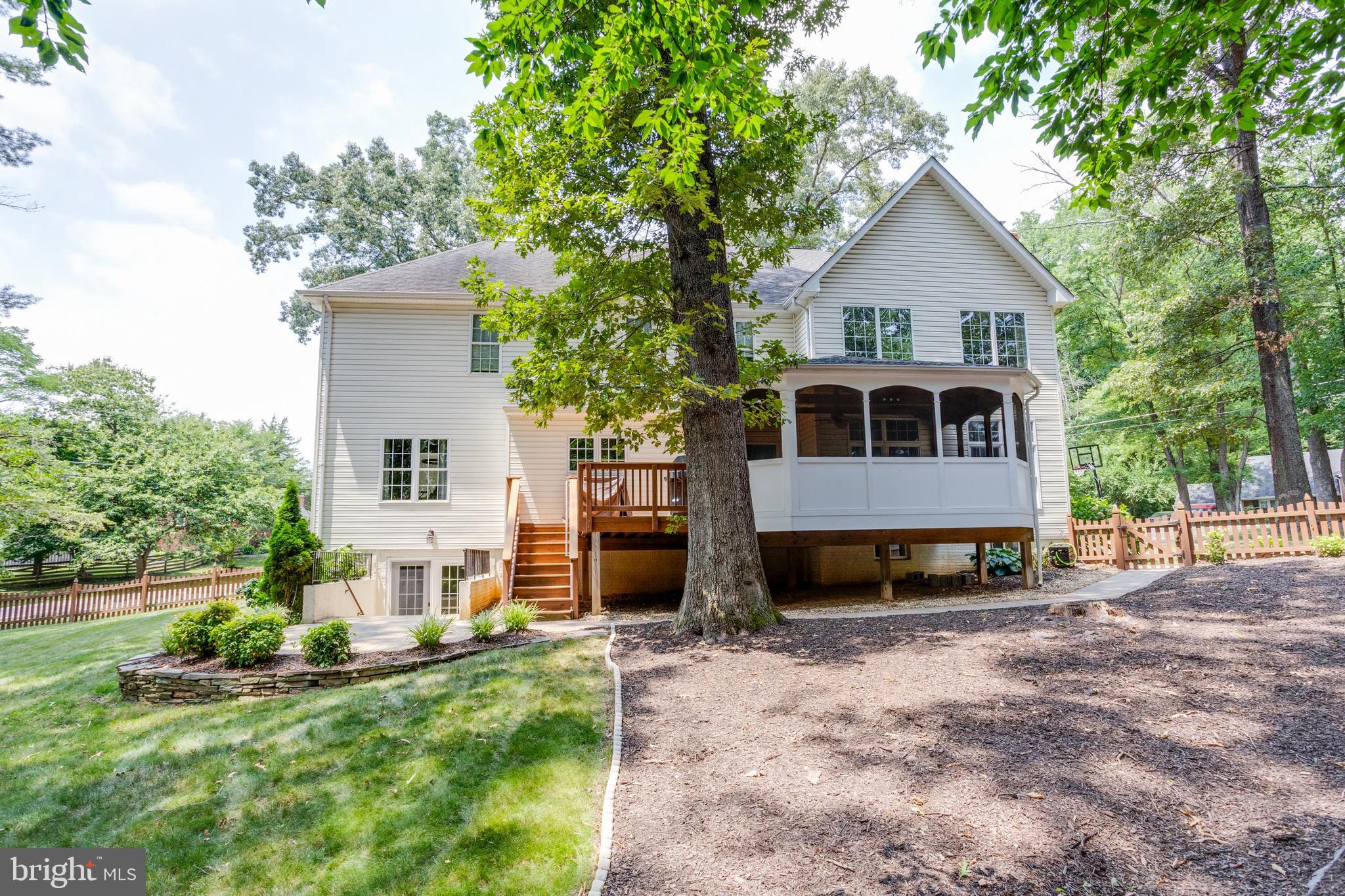 CHESTNUT HILL - Residential