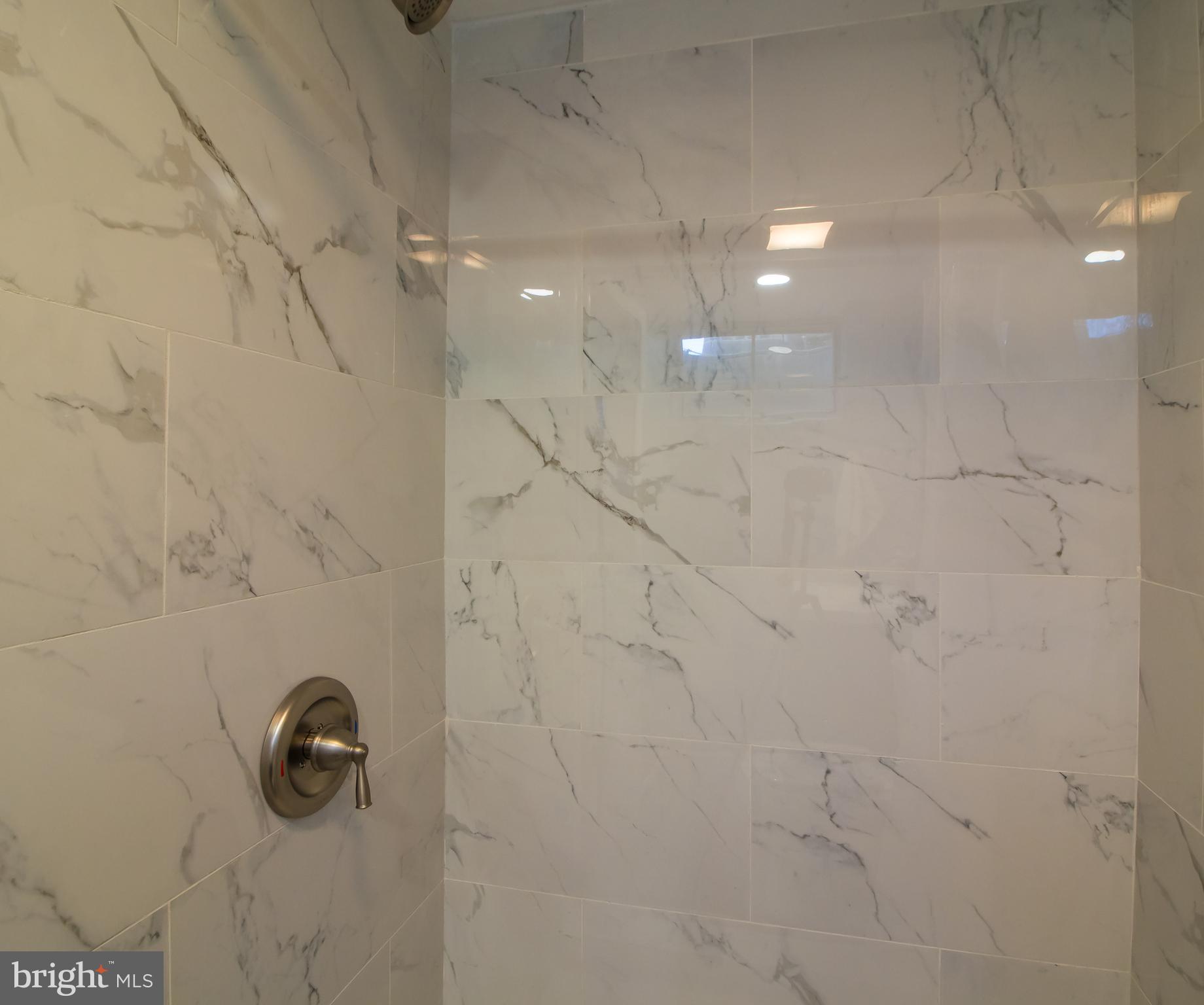 KINGS COURT - Residential