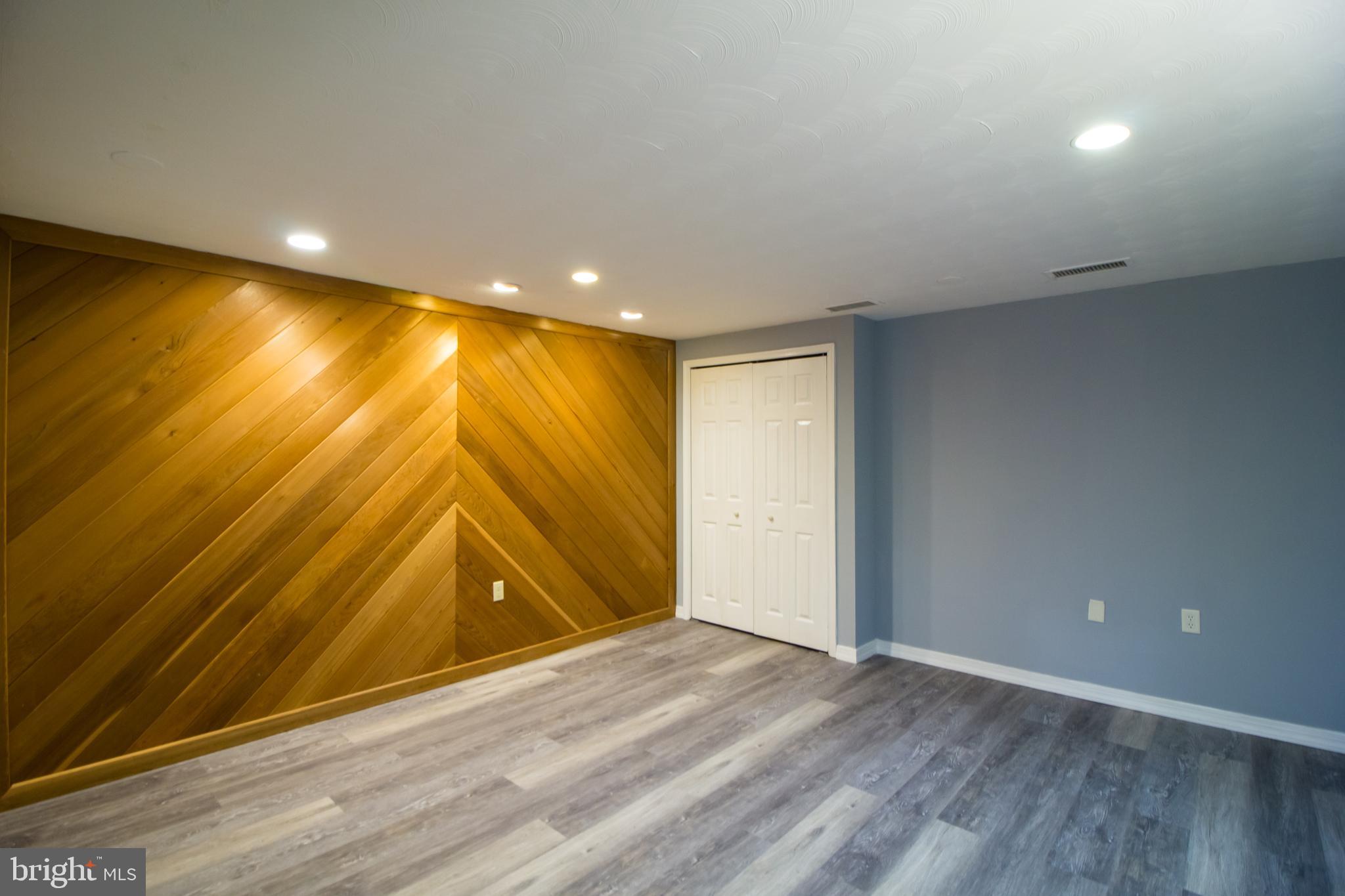 KINGS COURT - Residential