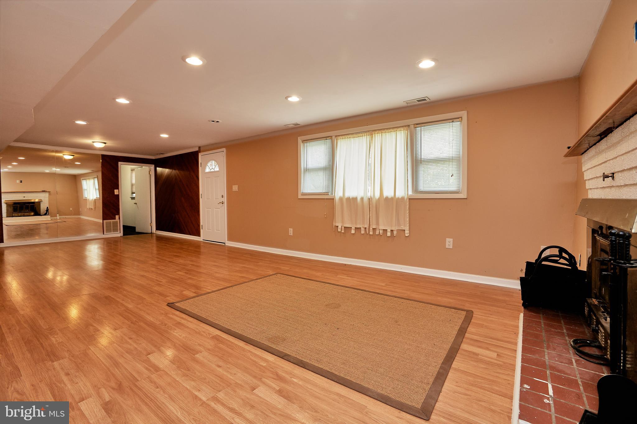 SUBURBAN ESTATES - Residential