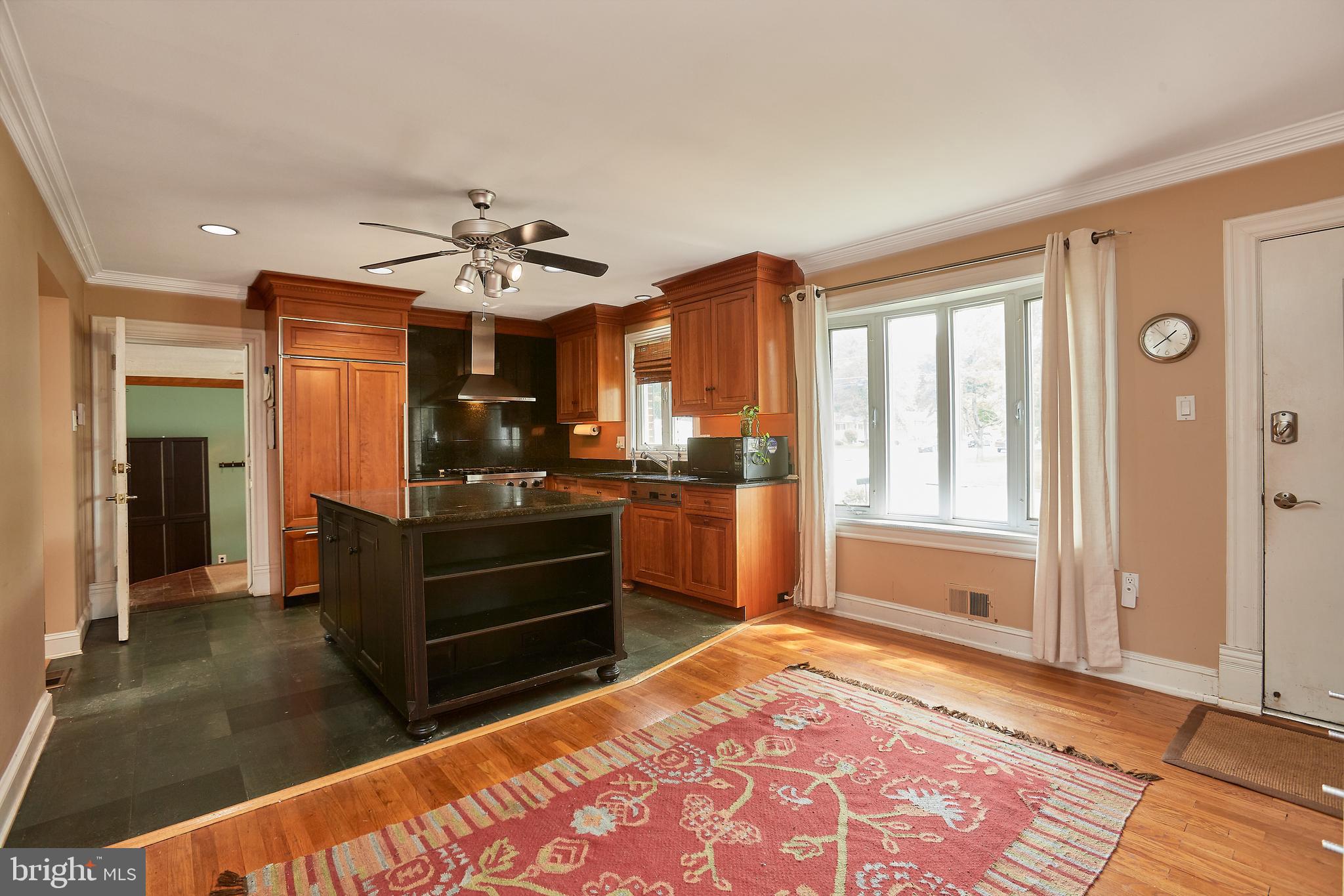 SUBURBAN ESTATES - Residential