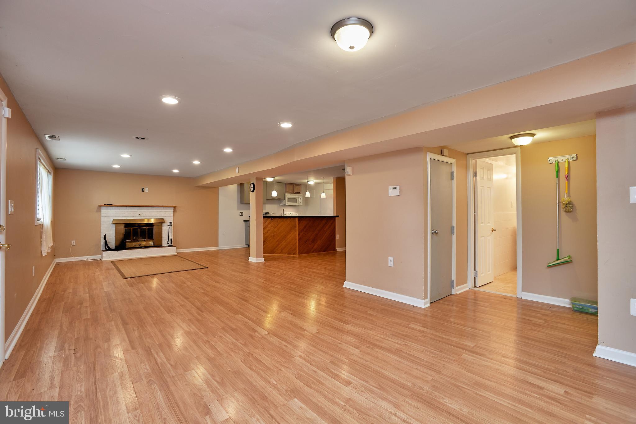 SUBURBAN ESTATES - Residential