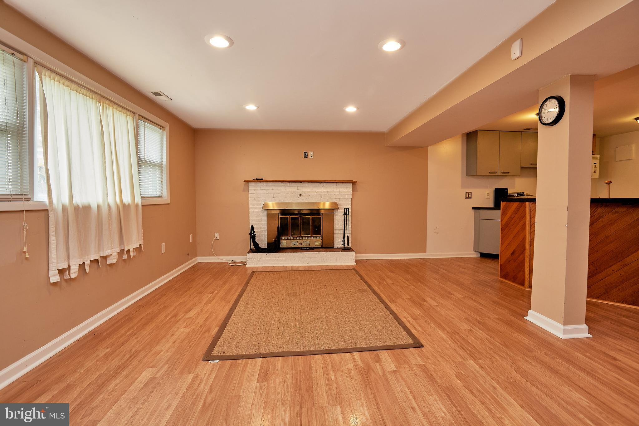 SUBURBAN ESTATES - Residential