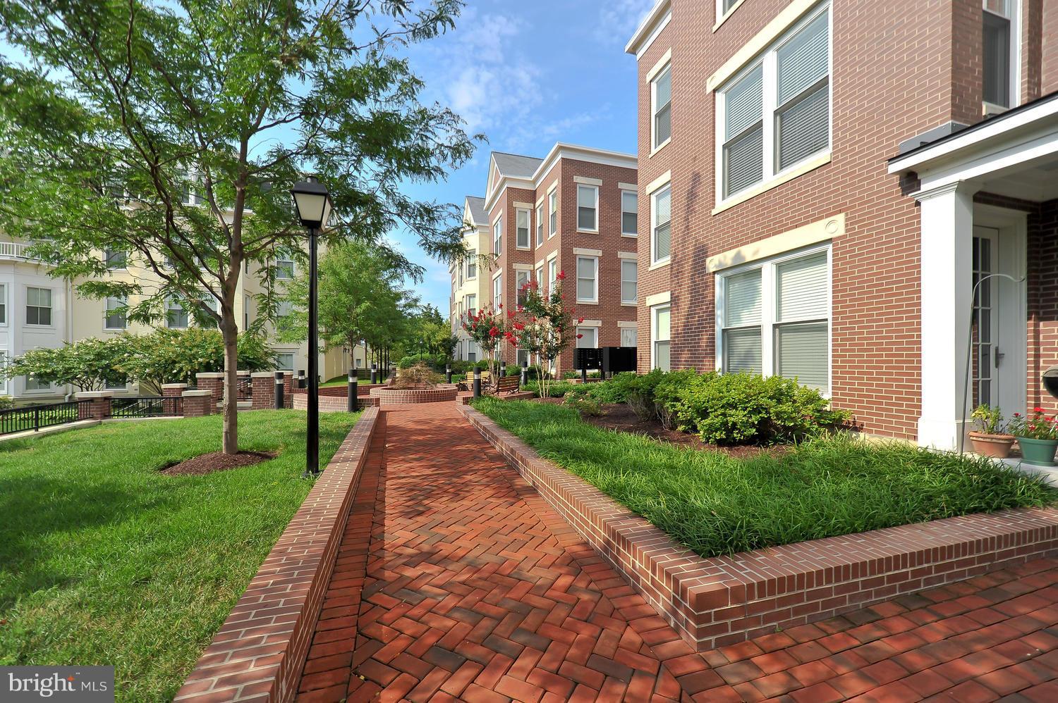 900 NORTH WASHINGTON STREET CONDOMINIUMS - Residential