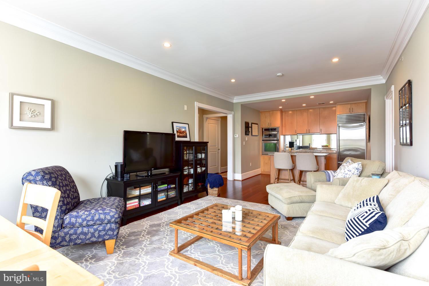 900 NORTH WASHINGTON STREET CONDOMINIUMS - Residential