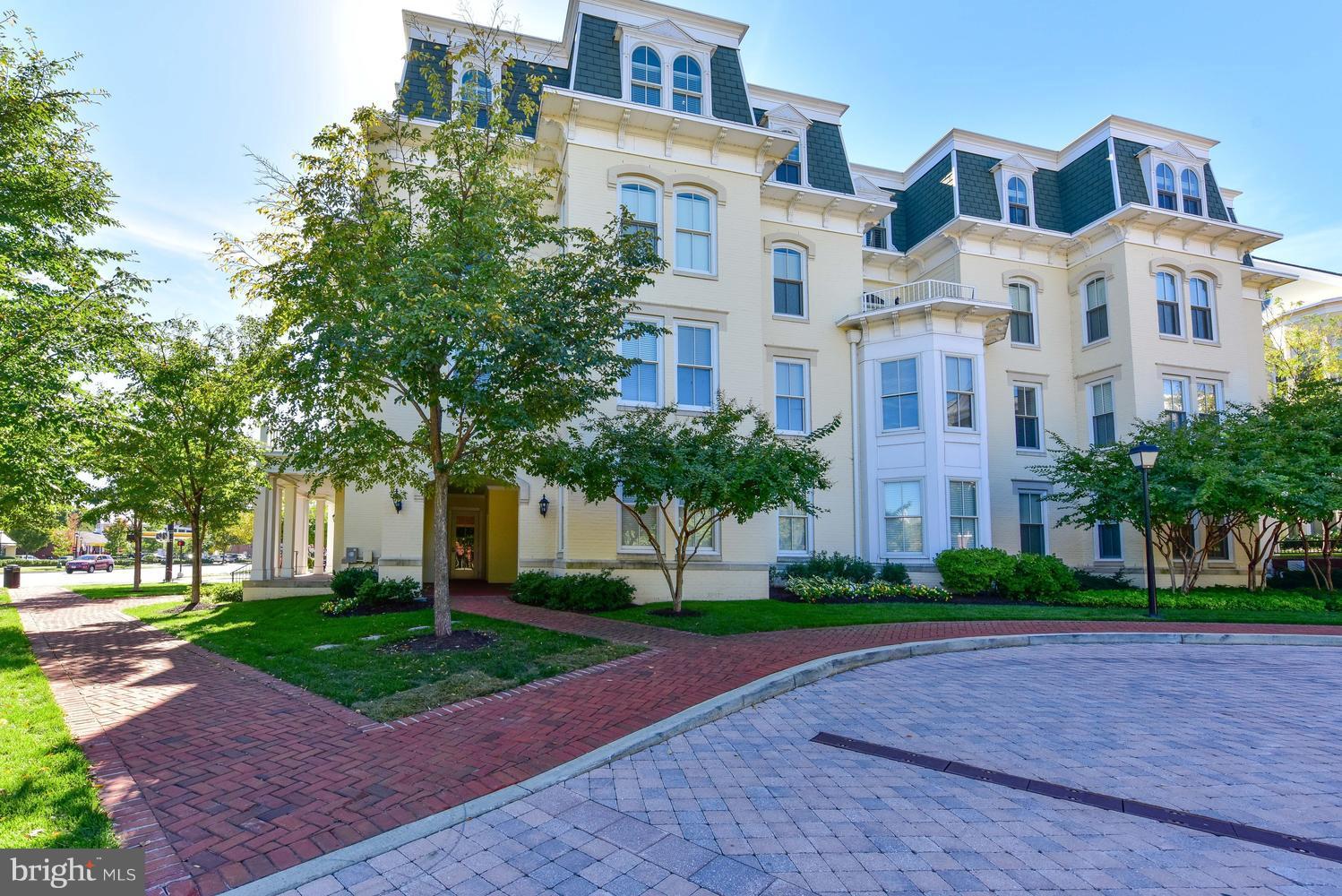 900 NORTH WASHINGTON STREET CONDOMINIUMS - Residential