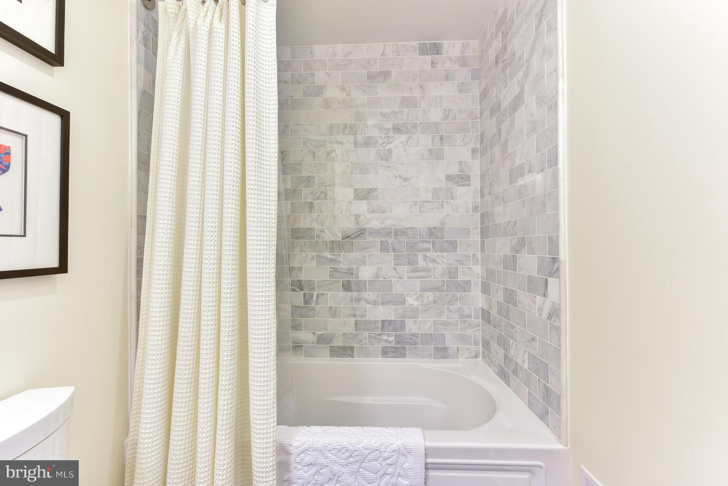 900 NORTH WASHINGTON STREET CONDOMINIUMS - Residential