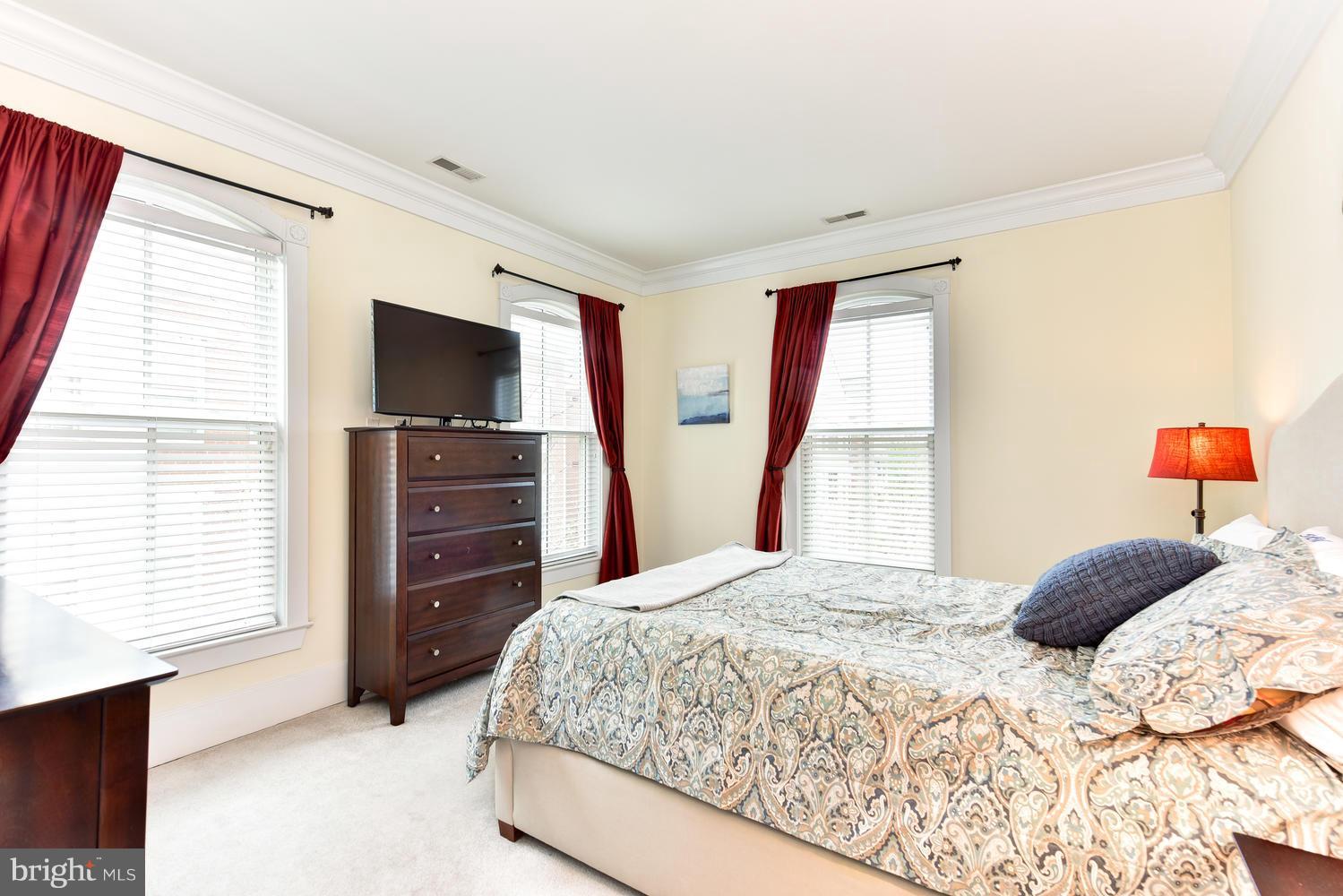 900 NORTH WASHINGTON STREET CONDOMINIUMS - Residential