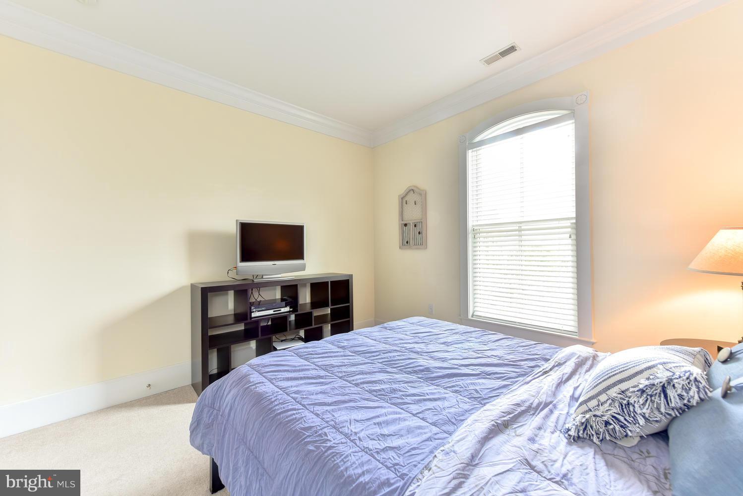 900 NORTH WASHINGTON STREET CONDOMINIUMS - Residential