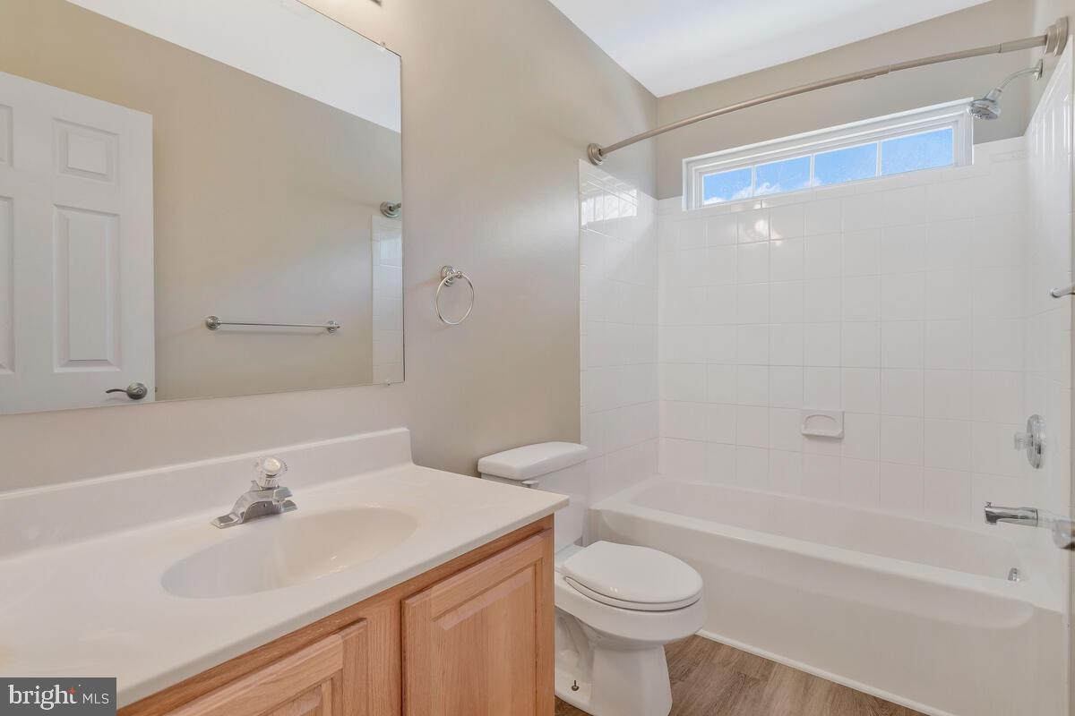 OAKLEIGH MANOR ESTATES - Residential