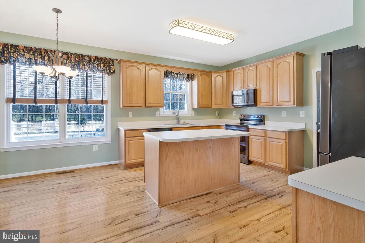 OAKLEIGH MANOR ESTATES - Residential