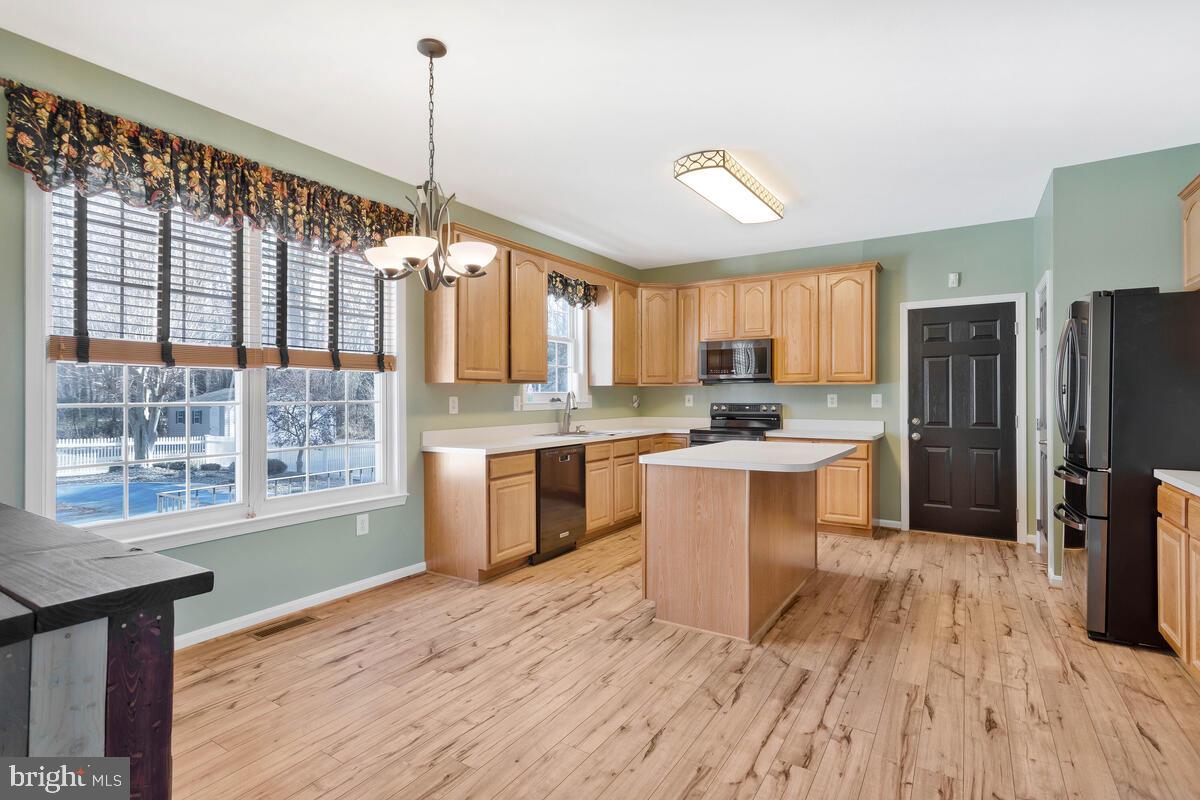 OAKLEIGH MANOR ESTATES - Residential