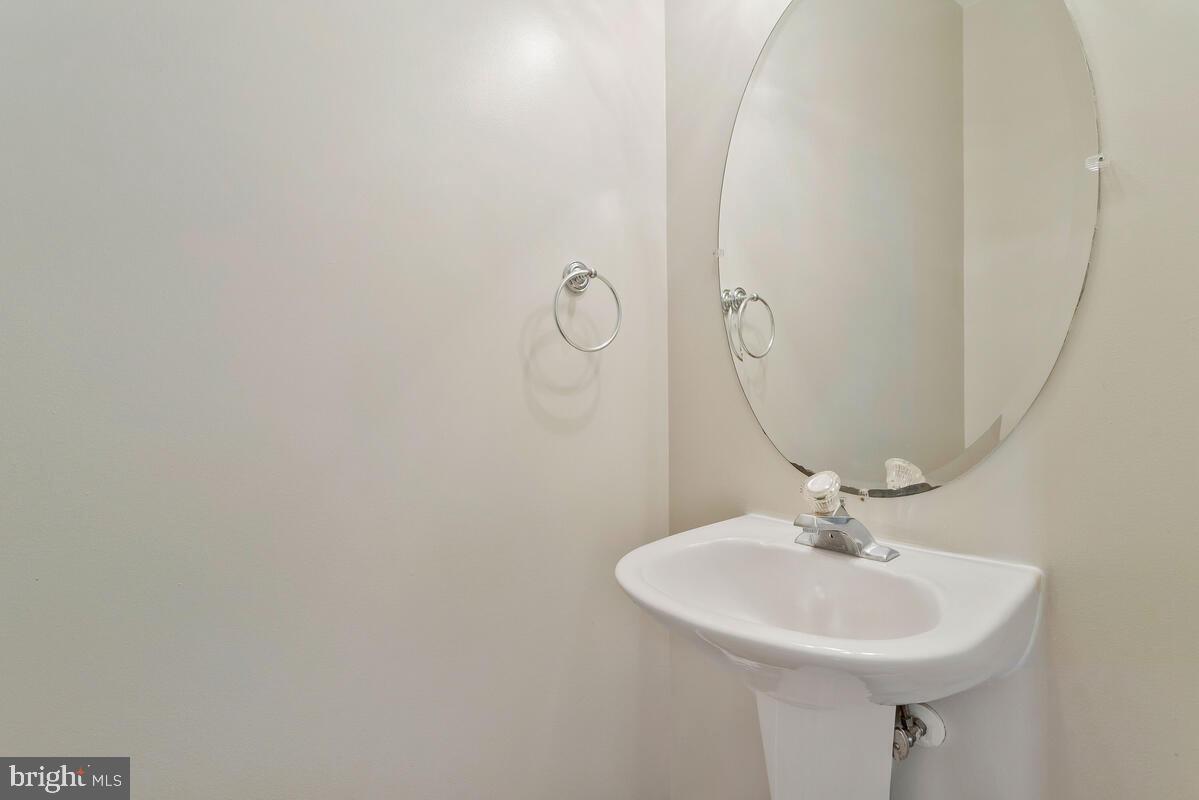 OAKLEIGH MANOR ESTATES - Residential