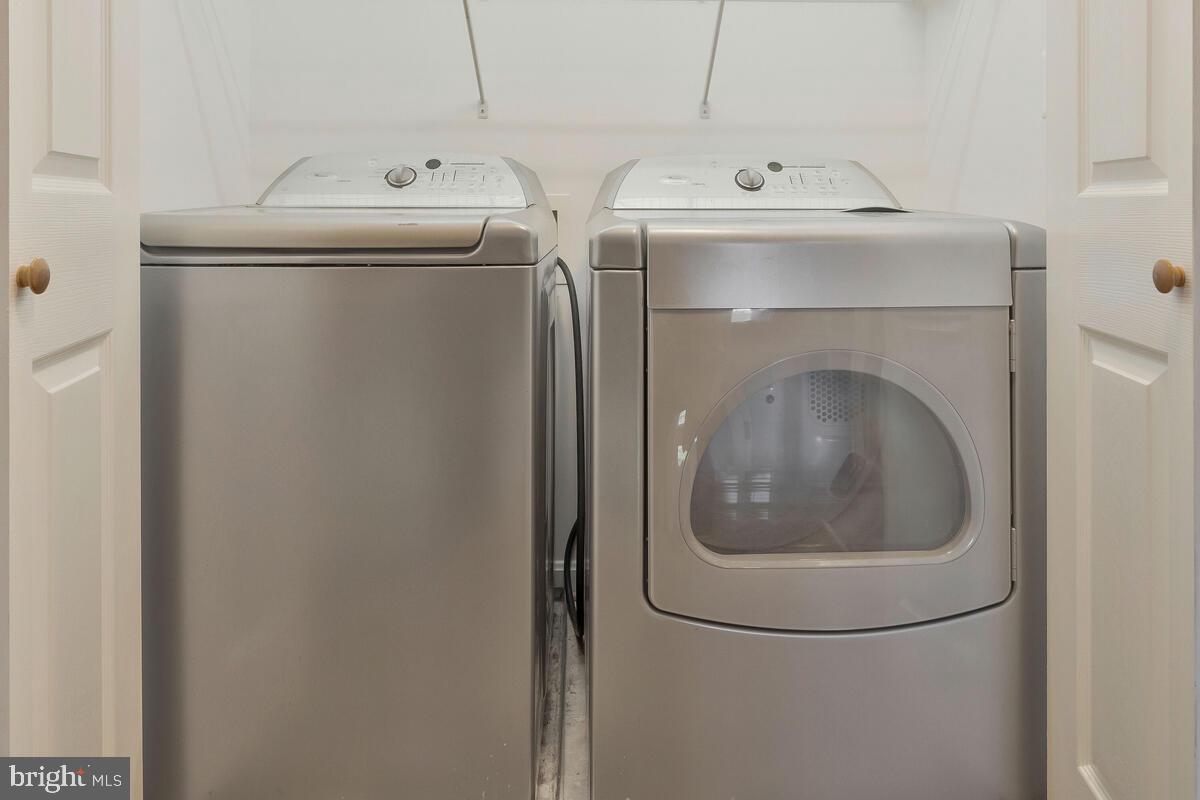 OAKLEIGH MANOR ESTATES - Residential