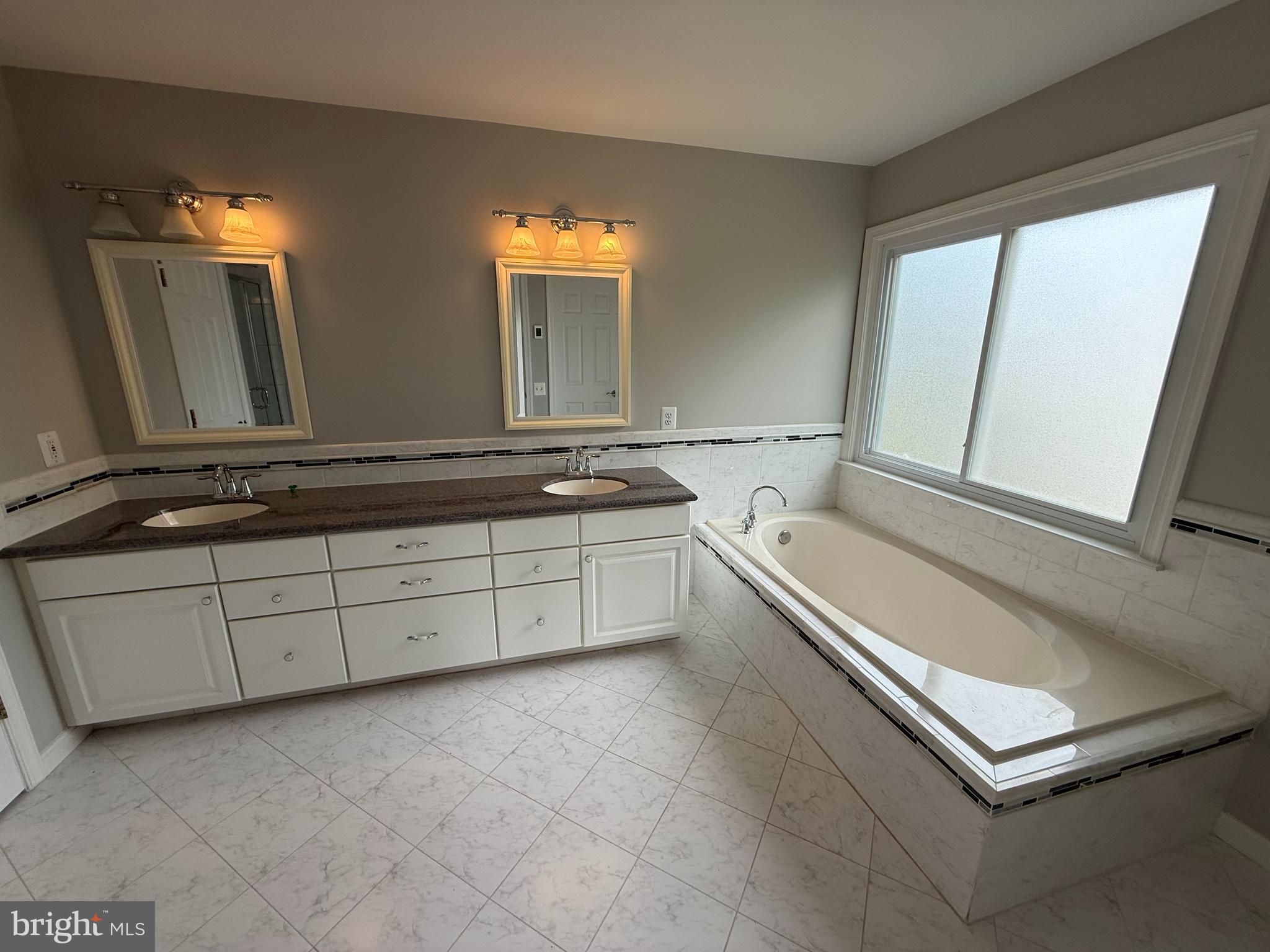 EXETER - Residential Lease