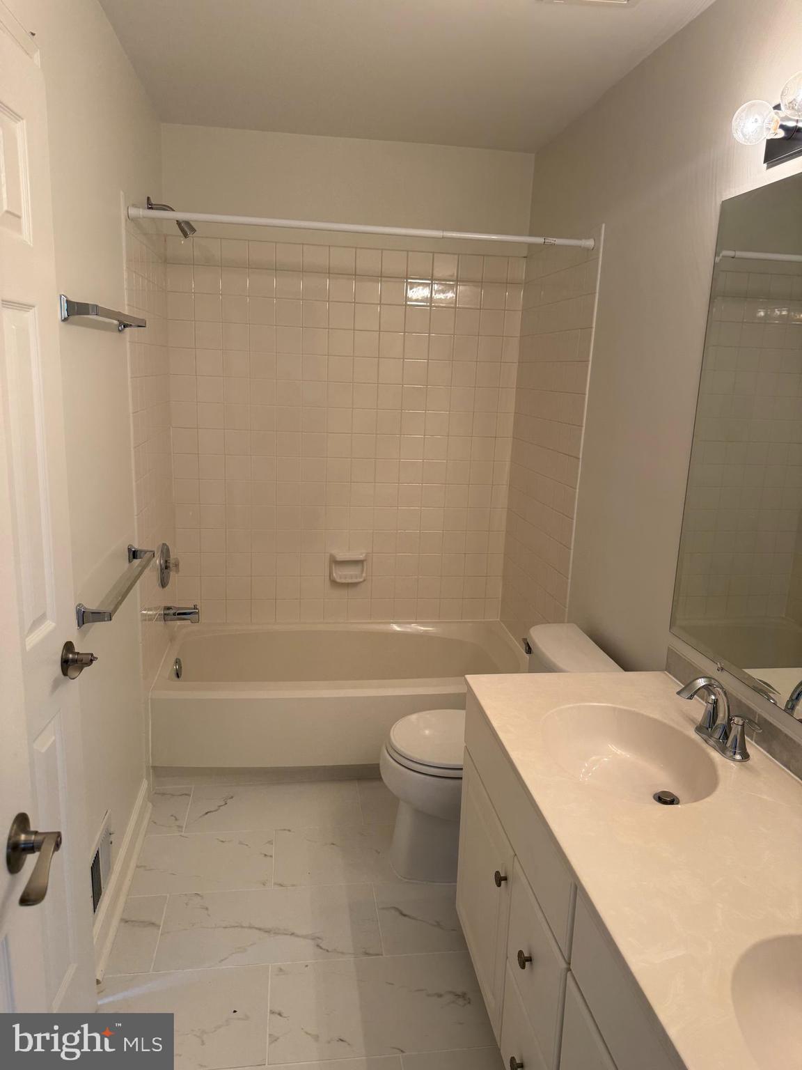 EXETER - Residential Lease