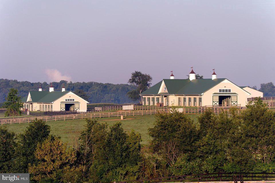 A magnificent 168 +/- ac Pennsylvania horse farm, 83 stalls in 5 beautiful block barns, mid-1800's brick home, extremely well designed, built and maintained. Currently used as the TOP PA breeding farm but lends itself to many other disciplines. 20 min. north of Fair Hill MD Training Center, convenient to New Bolton Center & all Mid-Atlantic Race Tracks.