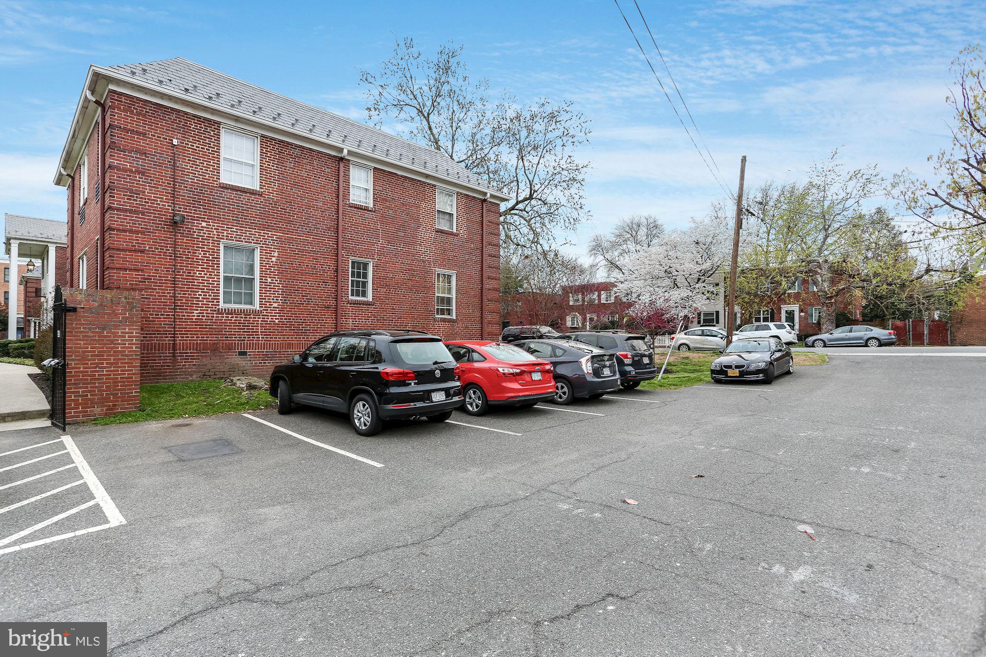 OLD TOWN GARDENS - Residential Lease