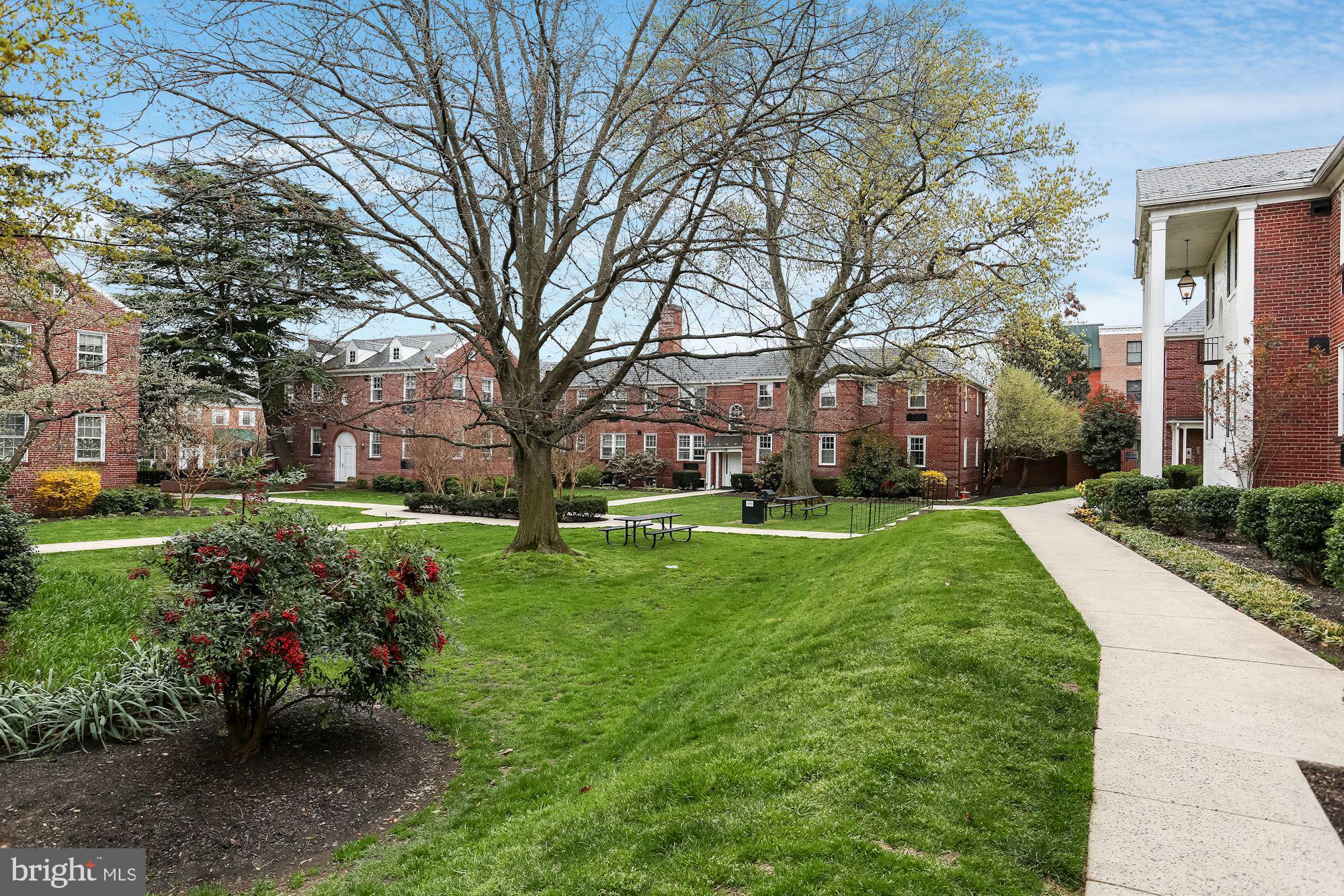 OLD TOWN GARDENS - Residential Lease