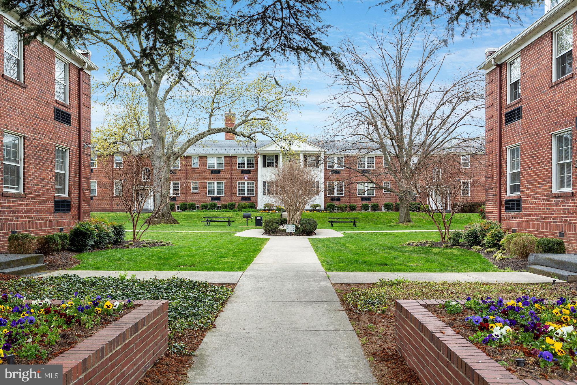 OLD TOWN GARDENS - Residential Lease