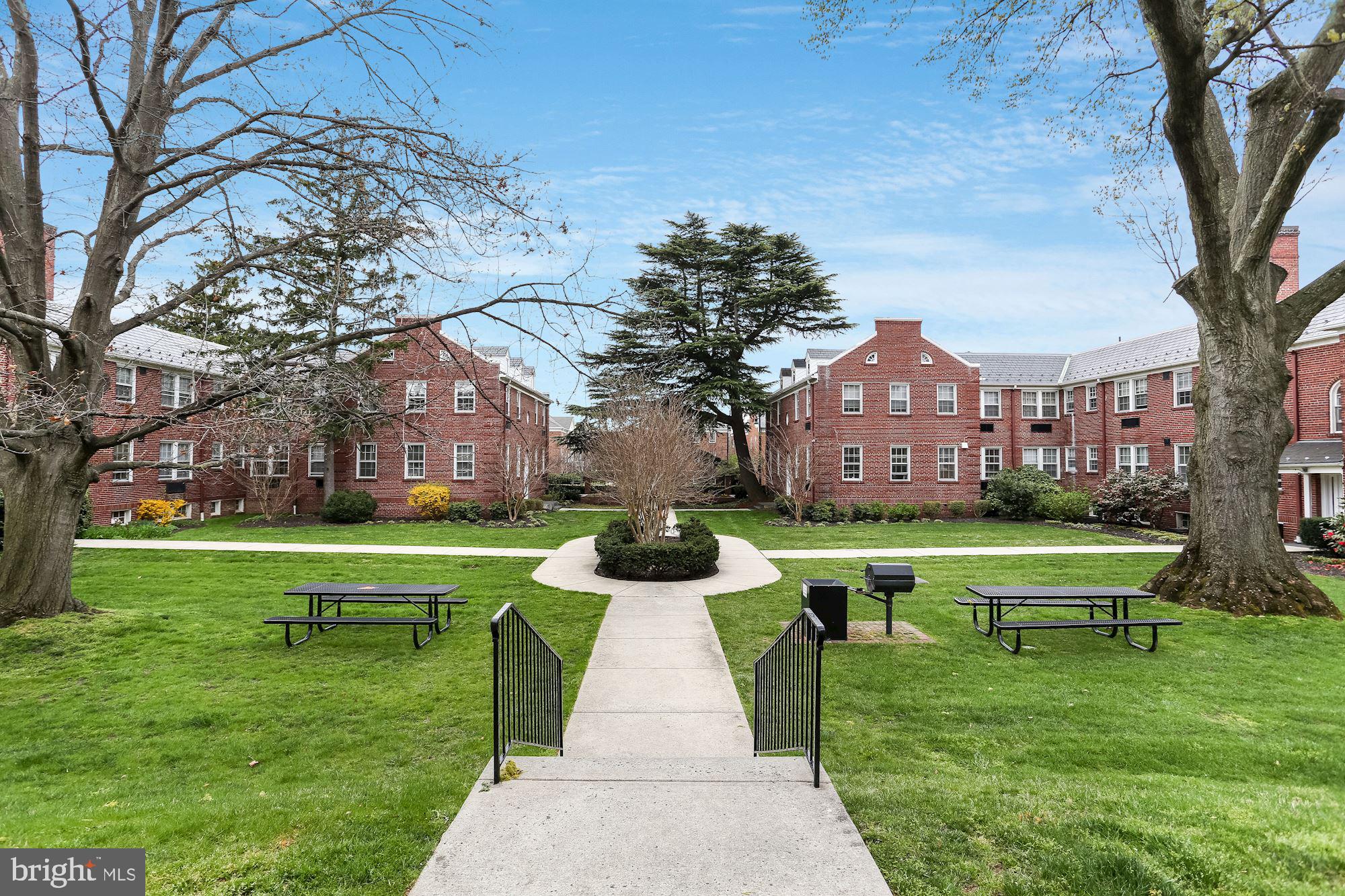 OLD TOWN GARDENS - Residential Lease