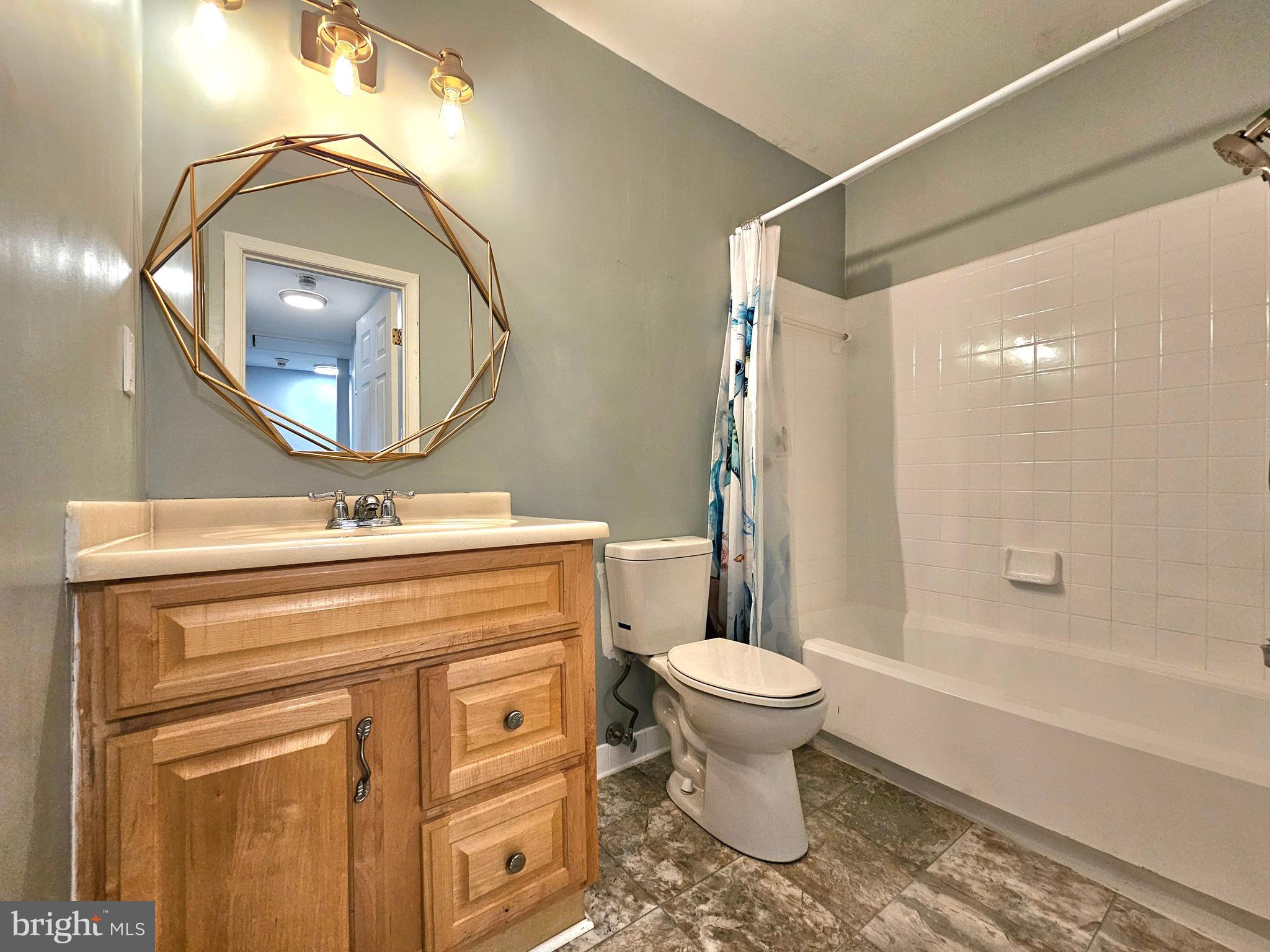 ASPEN GLEN - Residential Lease