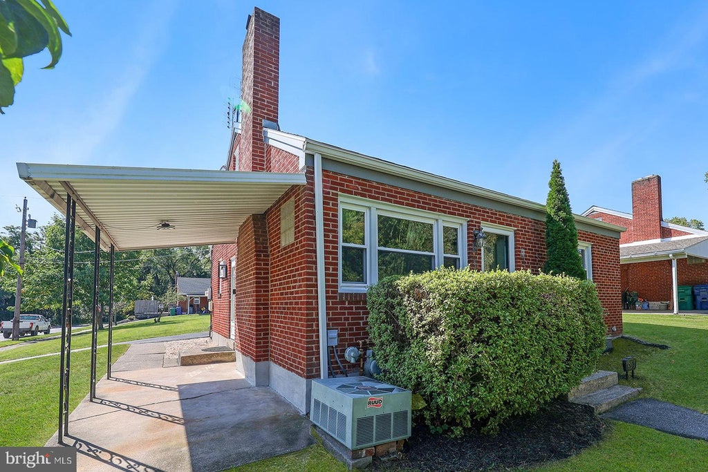 Photo of 5009 Colorado Avenue, HARRISBURG, PA 17109 (MLS # PADA2064224)