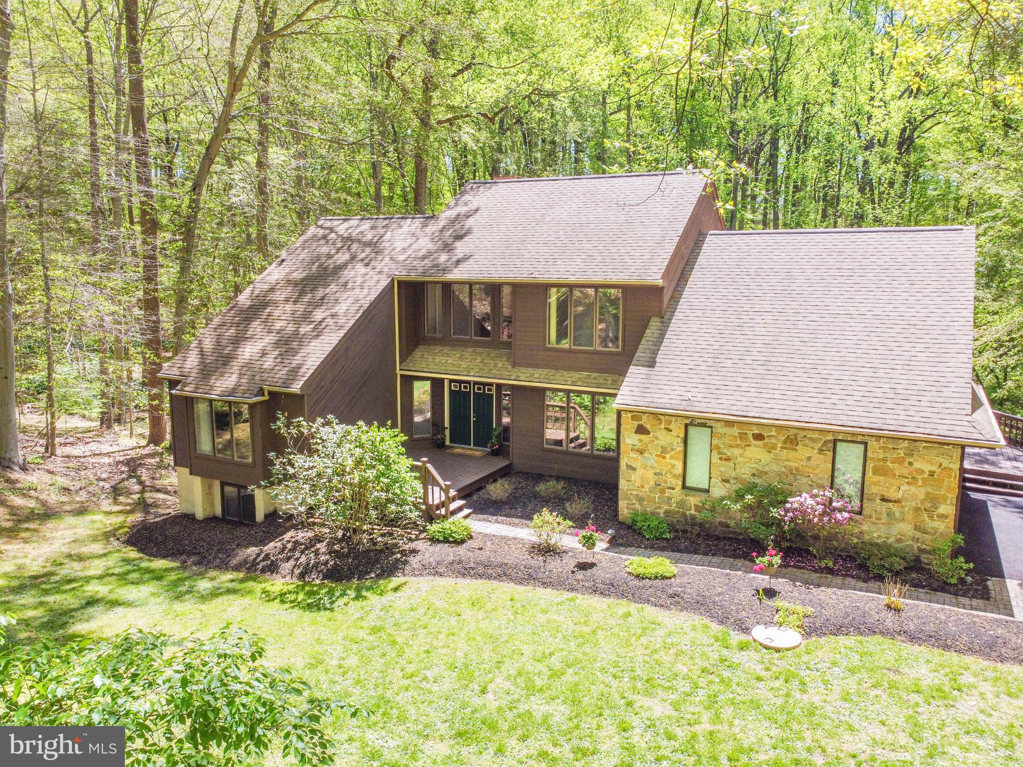 16 HUNTERS LANE