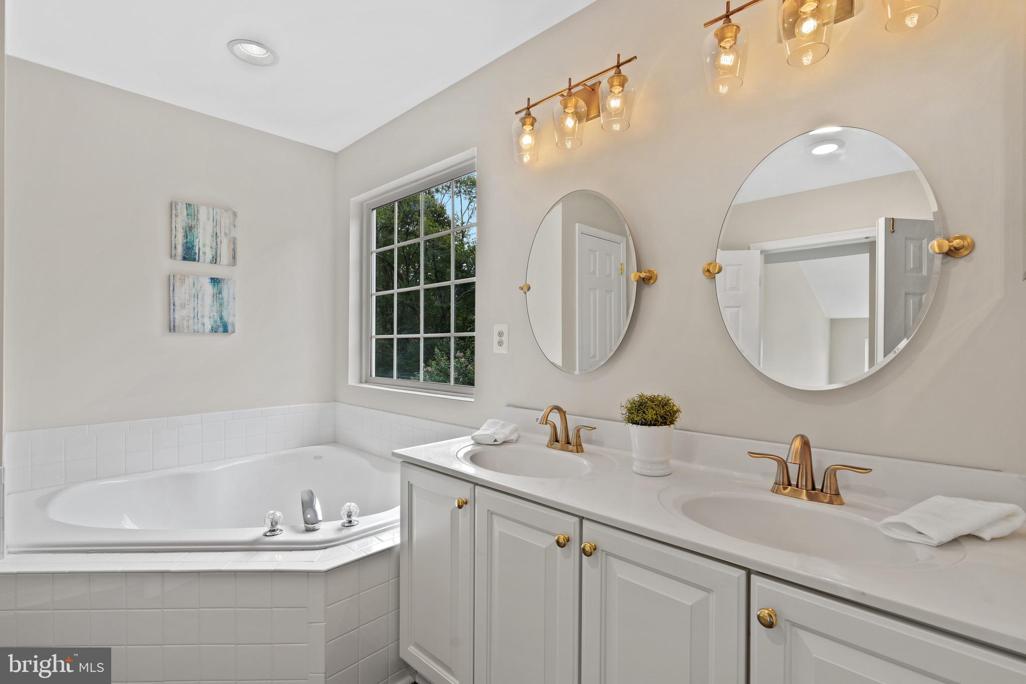 CROFTON VALLEY - Residential