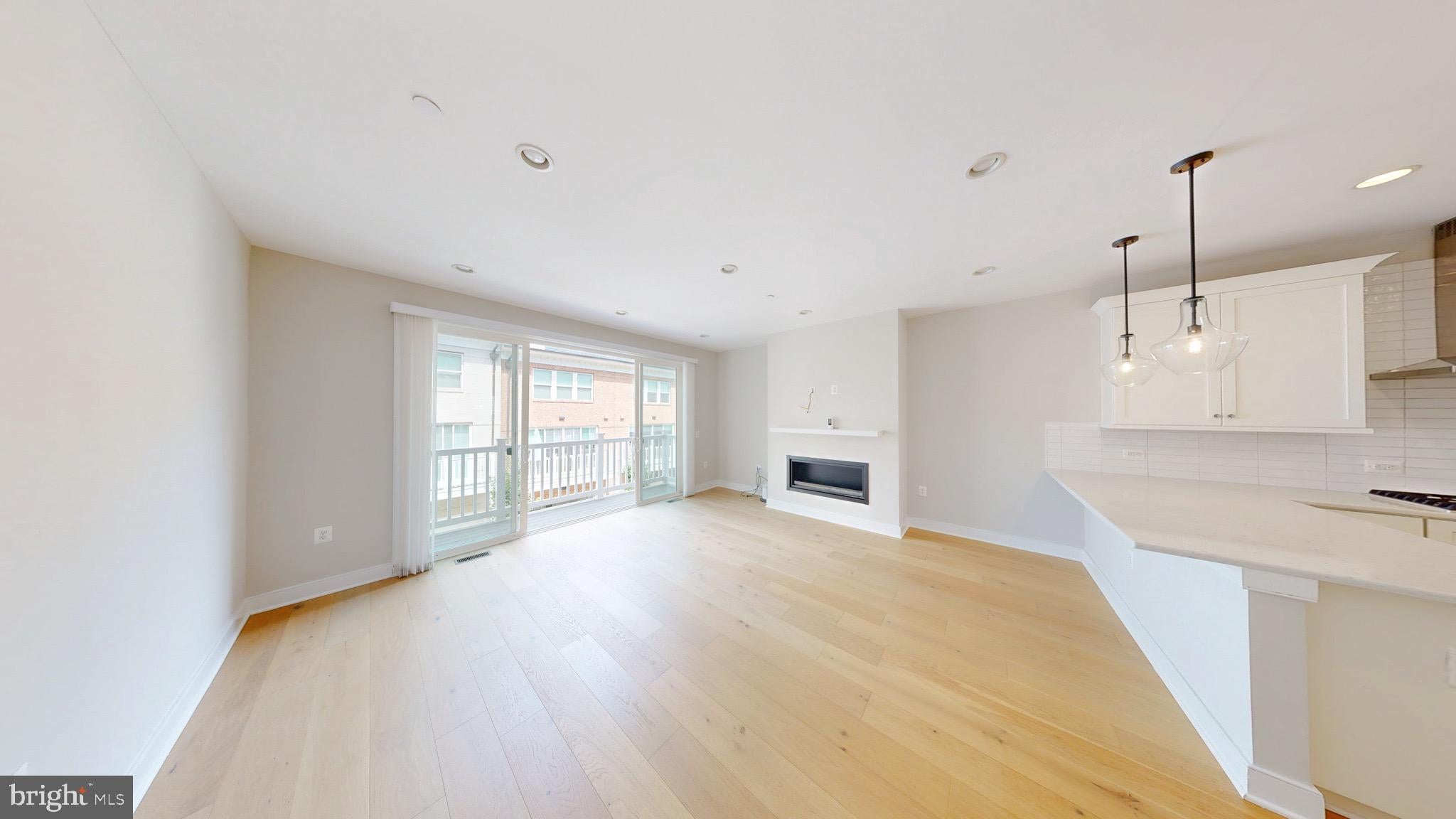 10324 GROSVENOR PLACE
