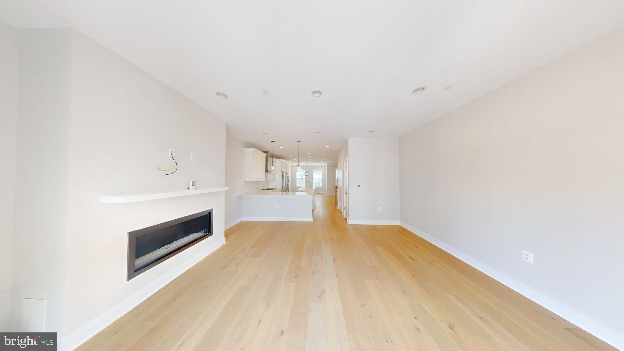 10324 GROSVENOR PLACE