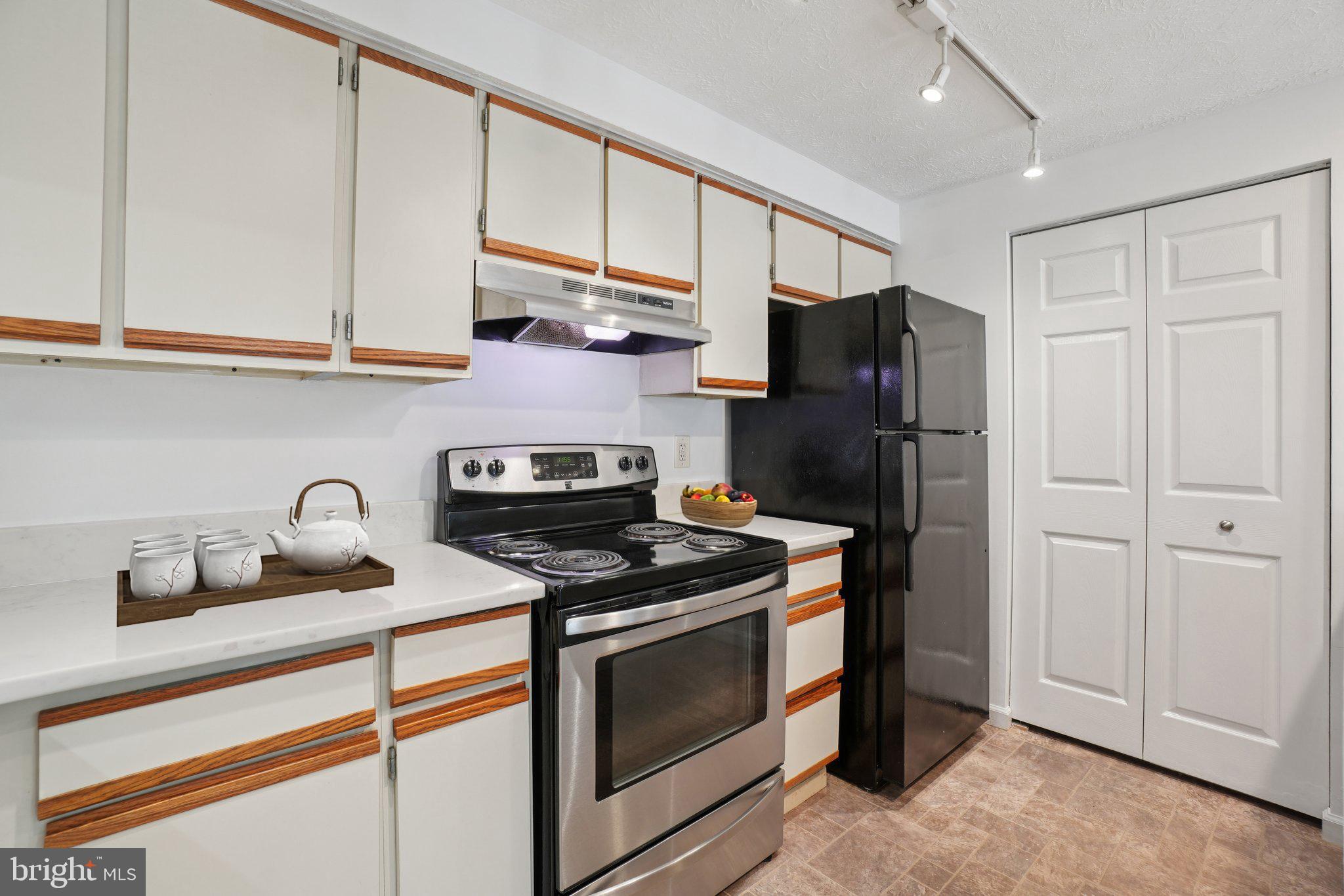 MOUNT VERNON LAKES - Residential