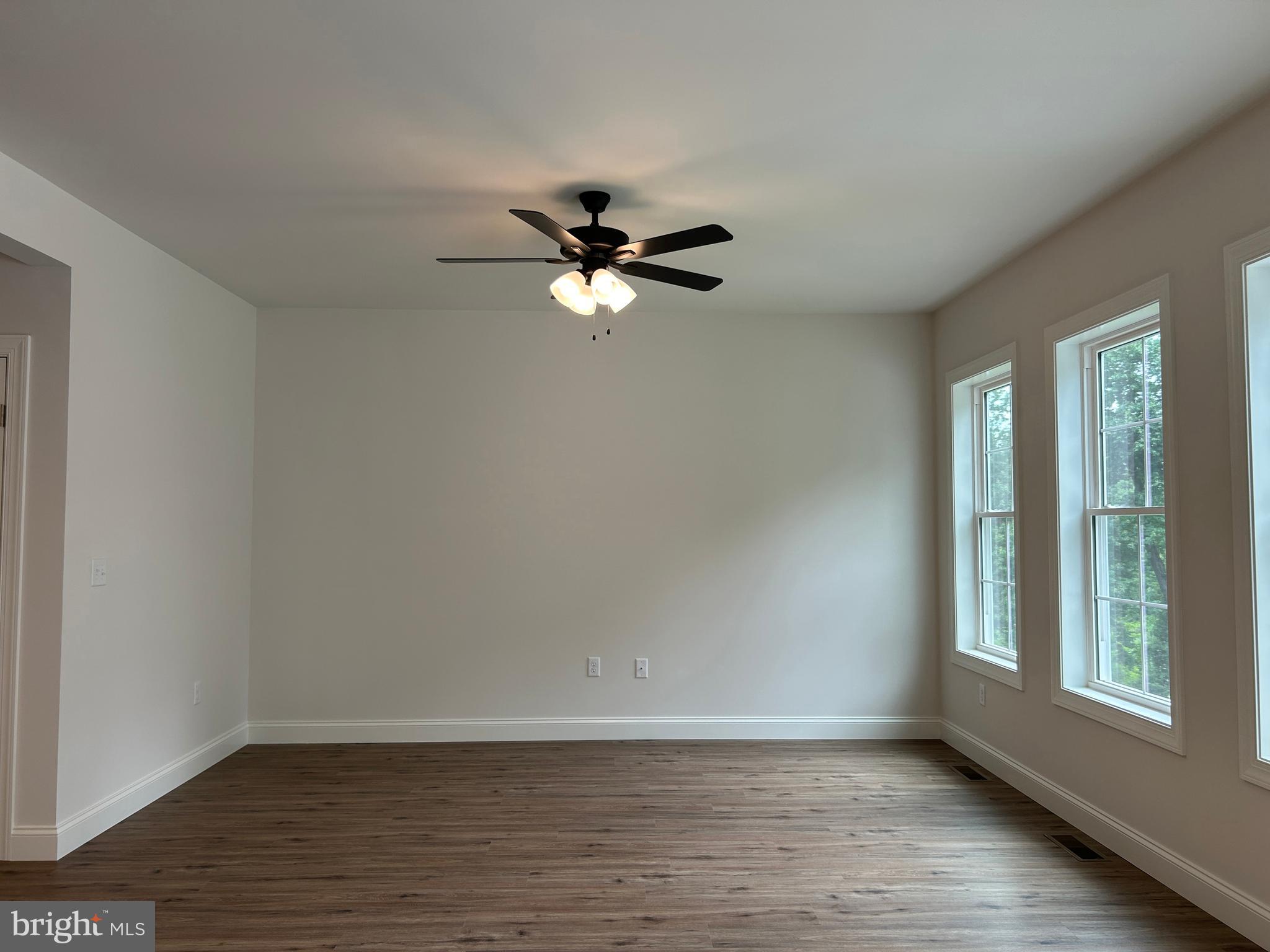 WOODLAND HILLS - Residential