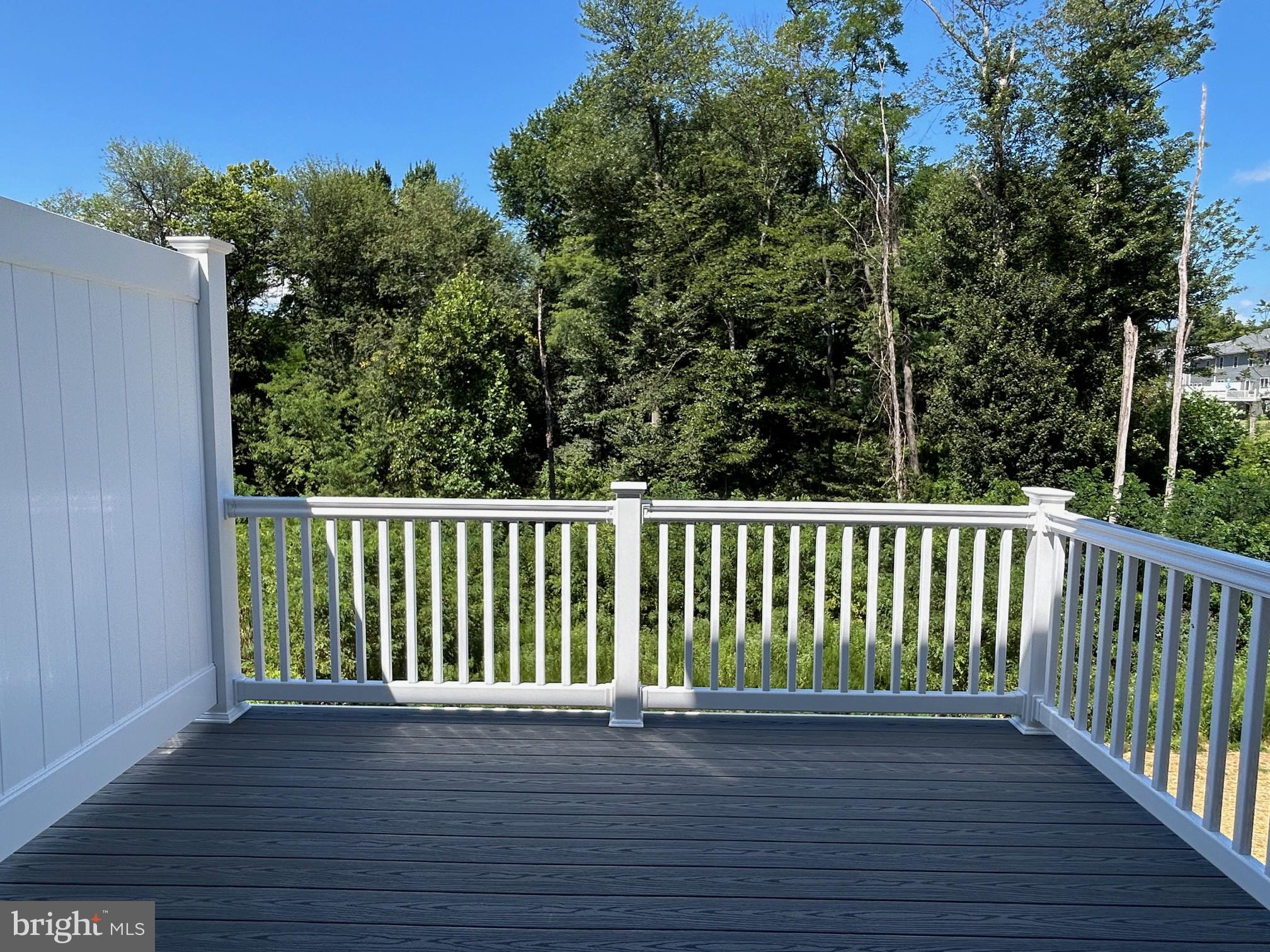 WOODLAND HILLS - Residential