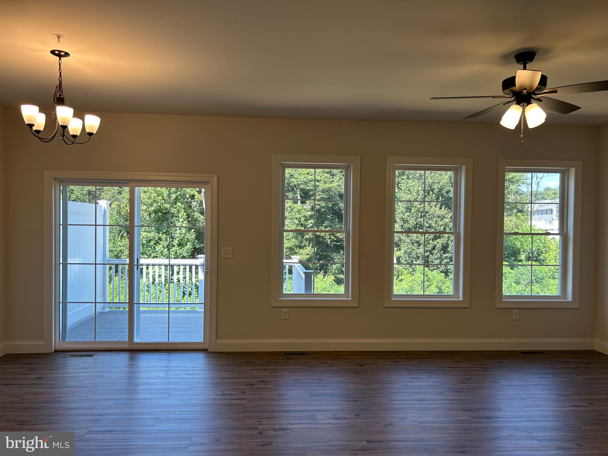 WOODLAND HILLS - Residential