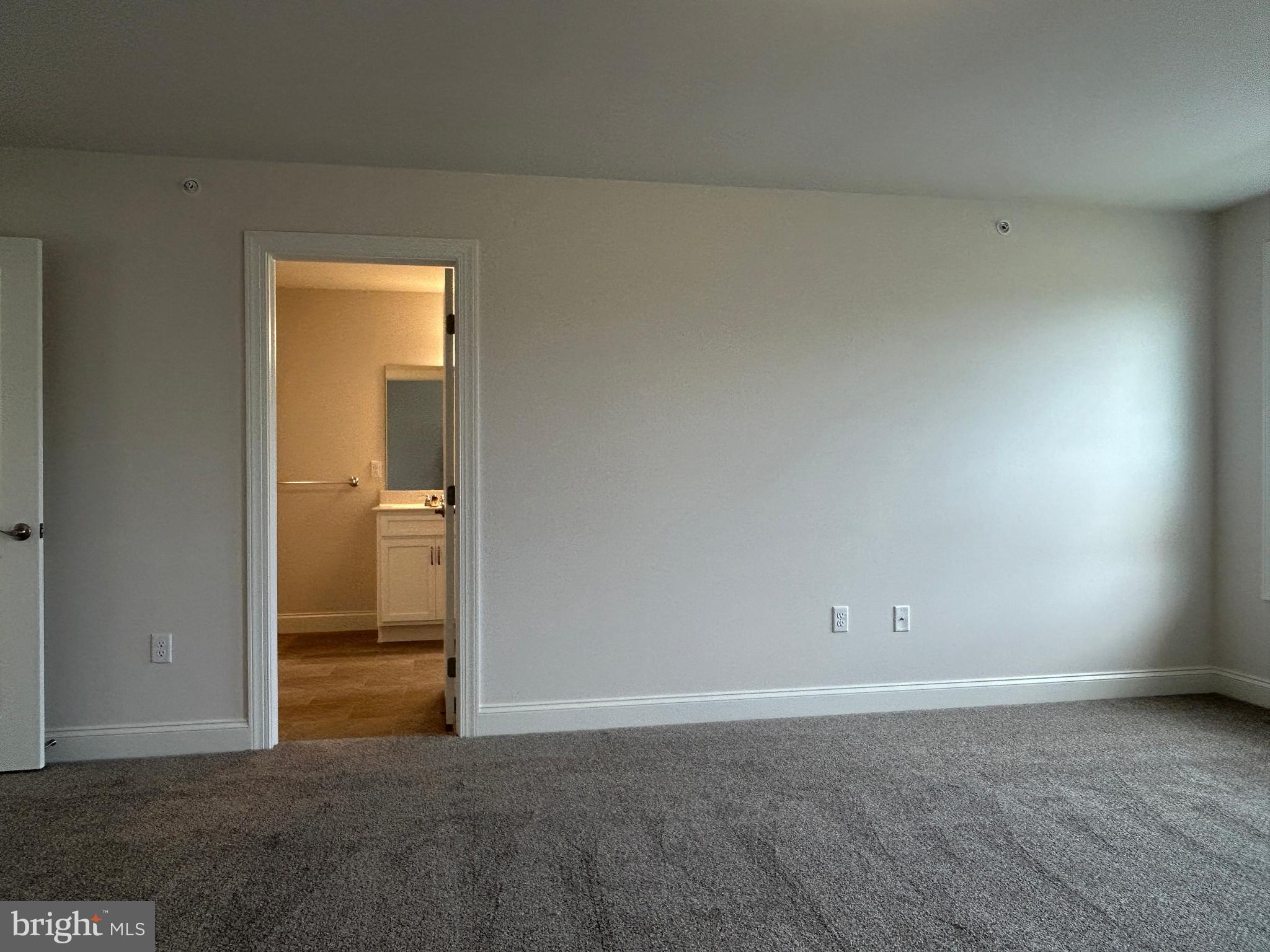 WOODLAND HILLS - Residential