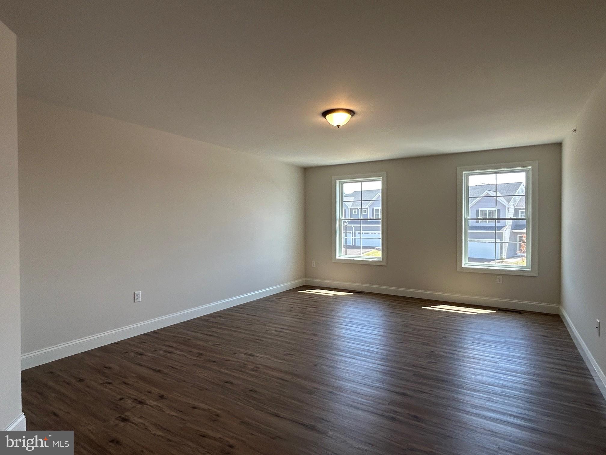 WOODLAND HILLS - Residential